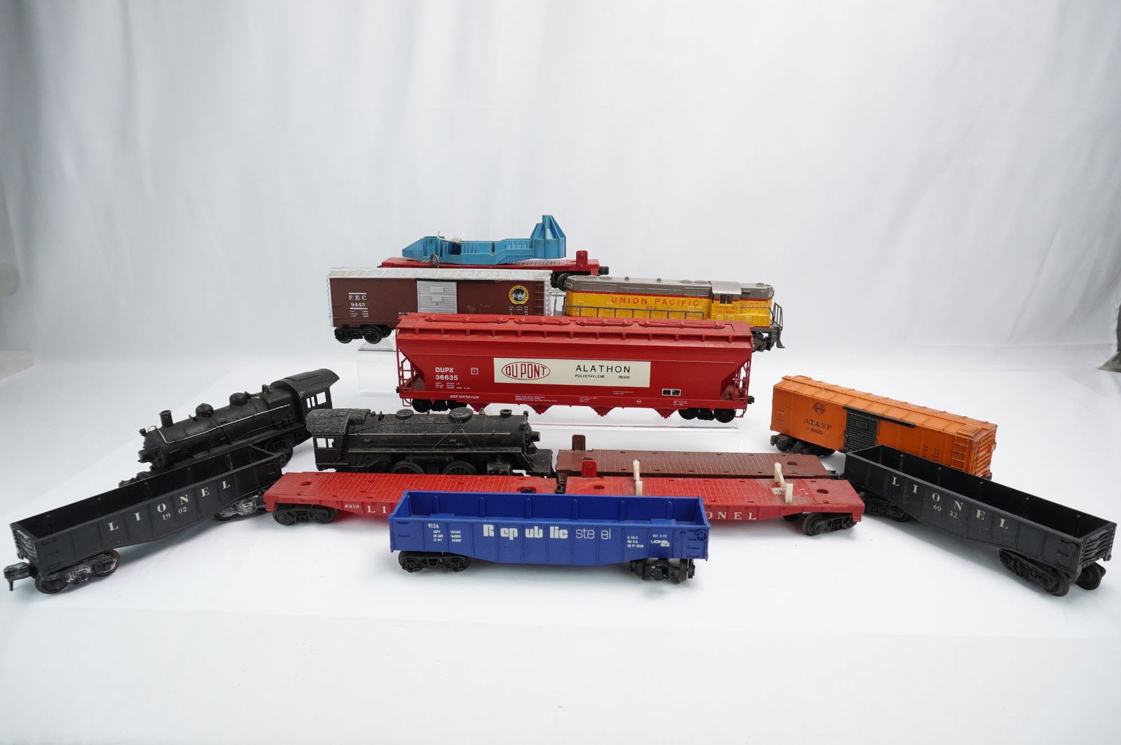 13pc Lionel O Gauge Model Train Pieces (1 of 6)