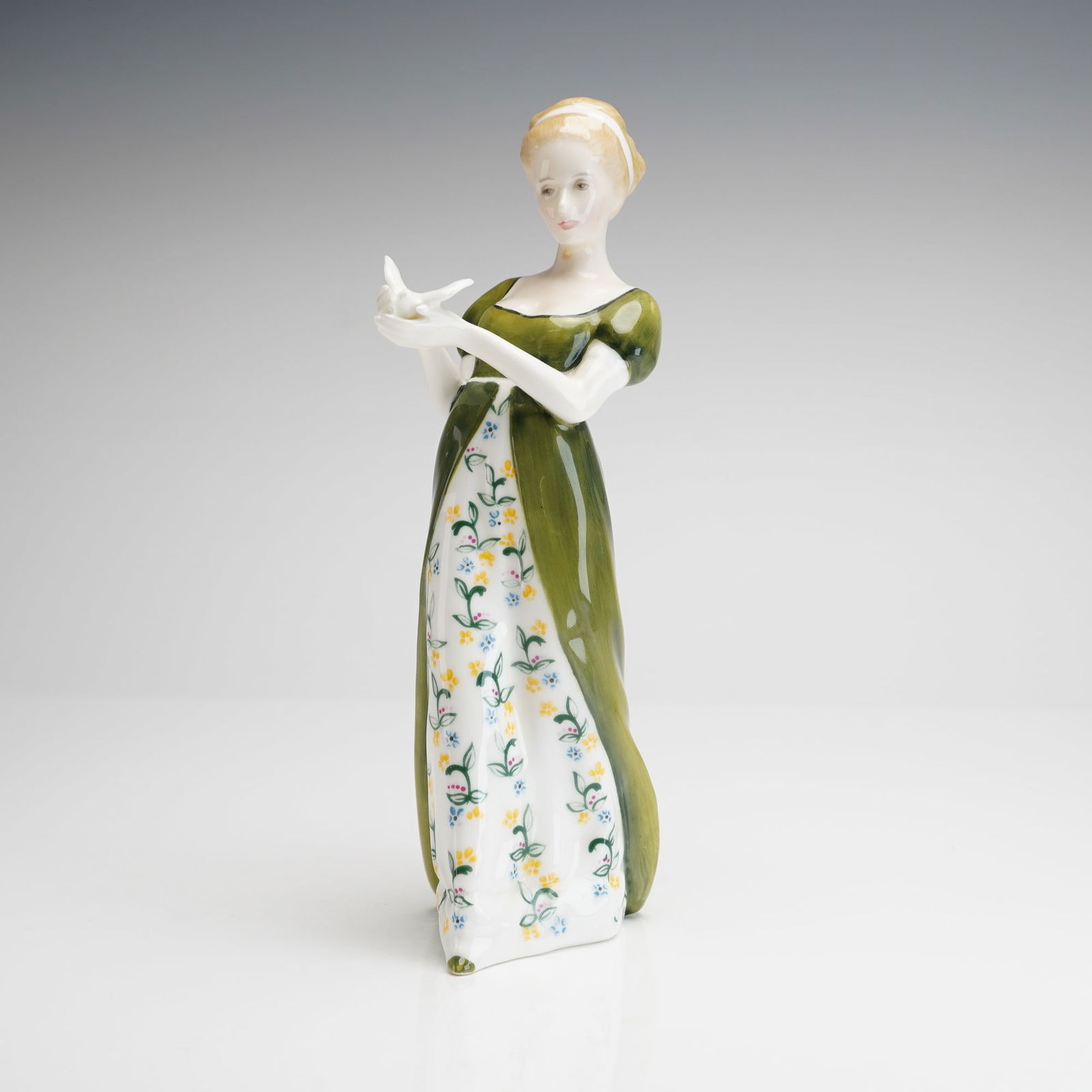Royal Doulton Figurine Veneta HN 2722 (1 of 3)