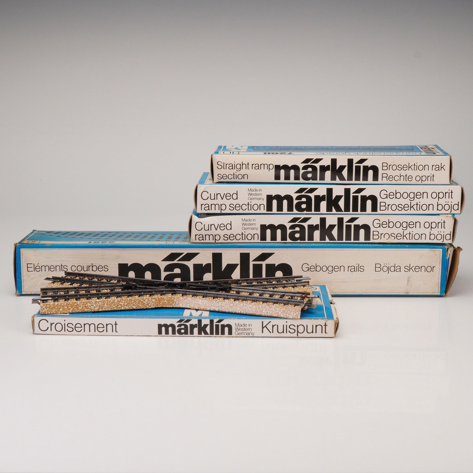 10 Marklin H0 M Track Model Railroad Infrastructure Components (1 of 4)