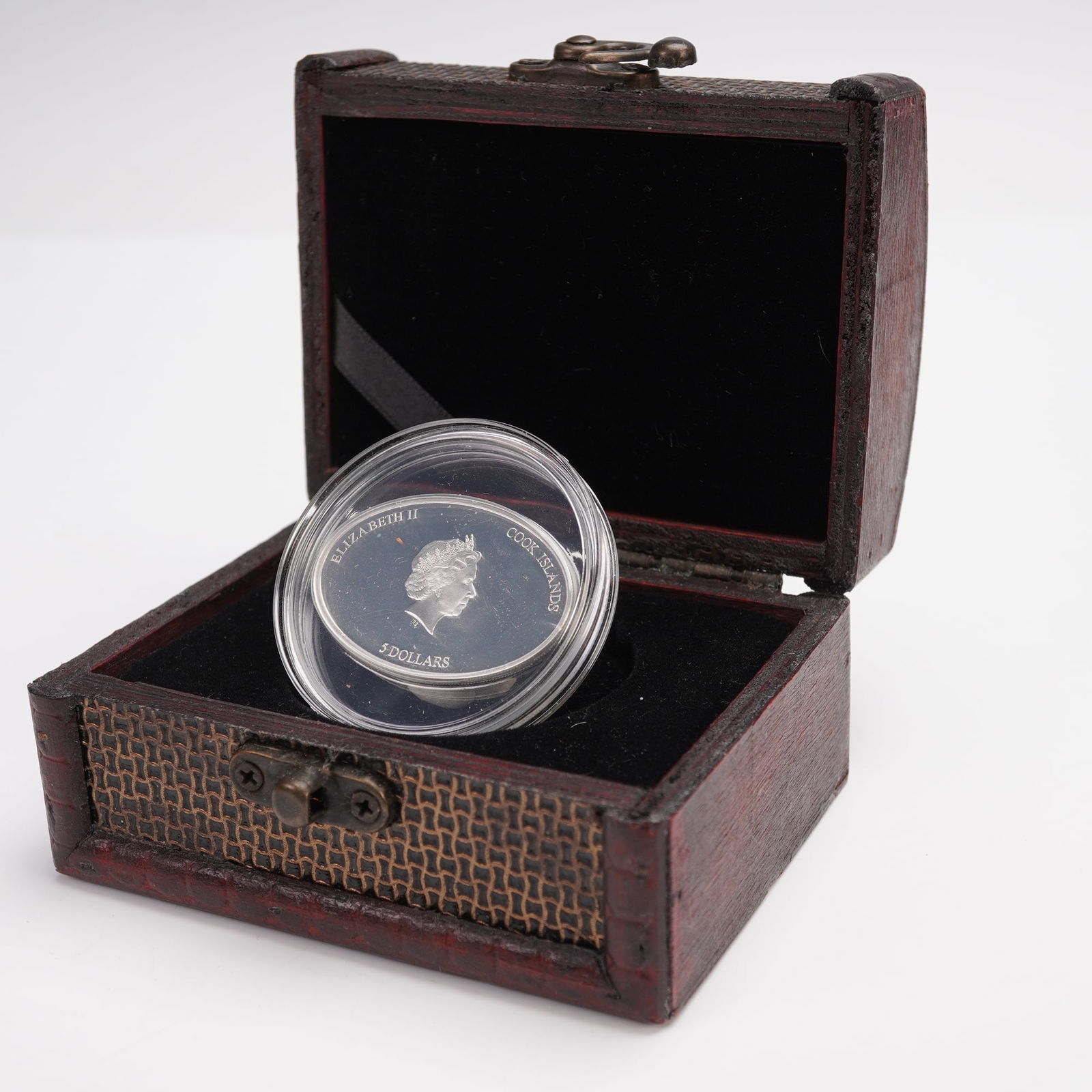 2013 5 Dollar Commemorative Issue Elizabeth II Coin: A commemorative oval coin issued in honor of the SS Republic, which sailed between 1853 and 1865. The obverse features a right-facing portrait of Queen Elizabeth II with inscriptions ELIZABETH II,