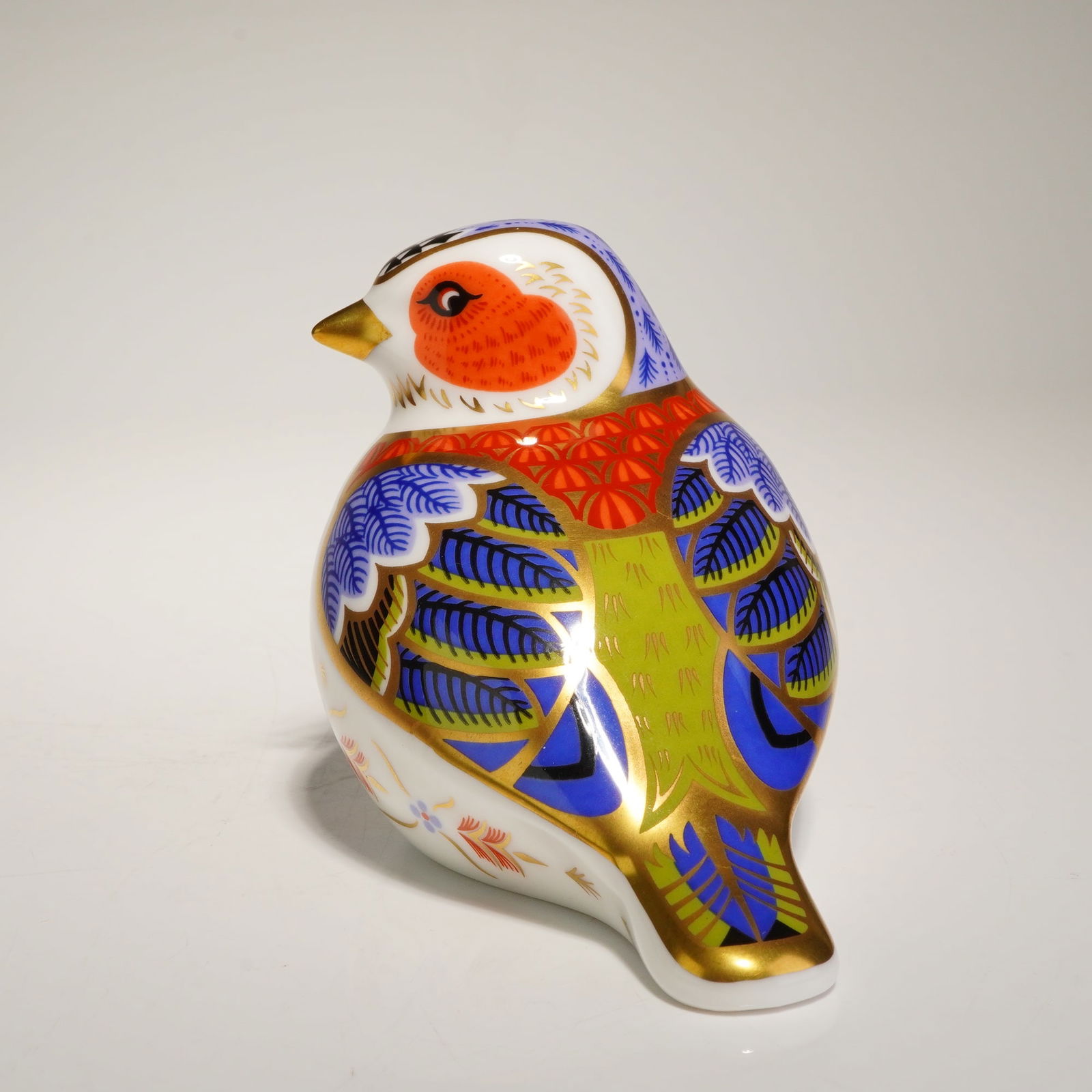 Royal Crown Derby Chelford Chaffinch Paperweight (1 of 5)