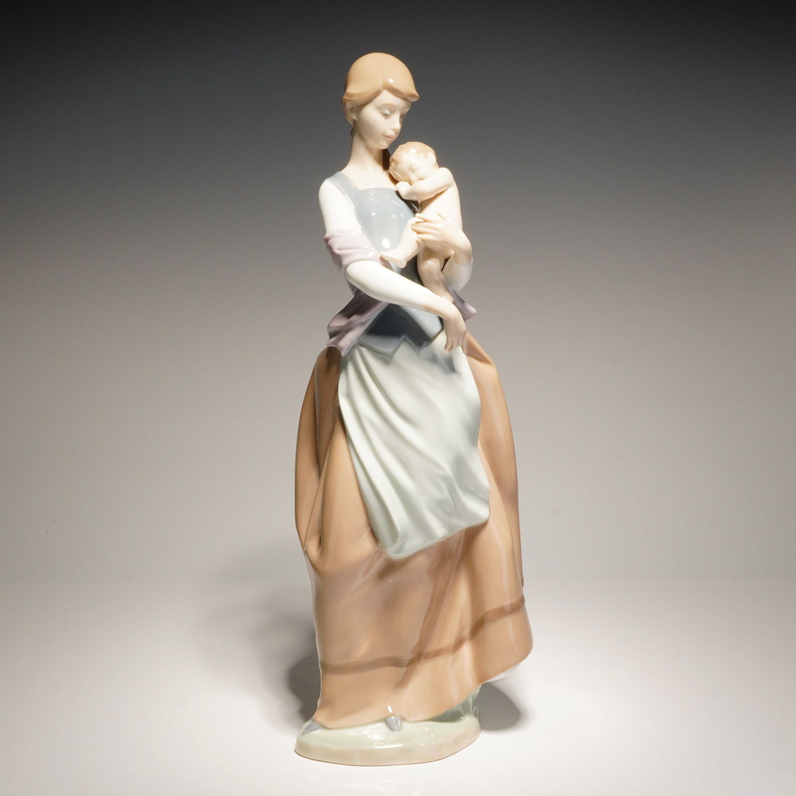Lladro Peaceful Moment Porcelain Figurine 1006179 (1 of 5)