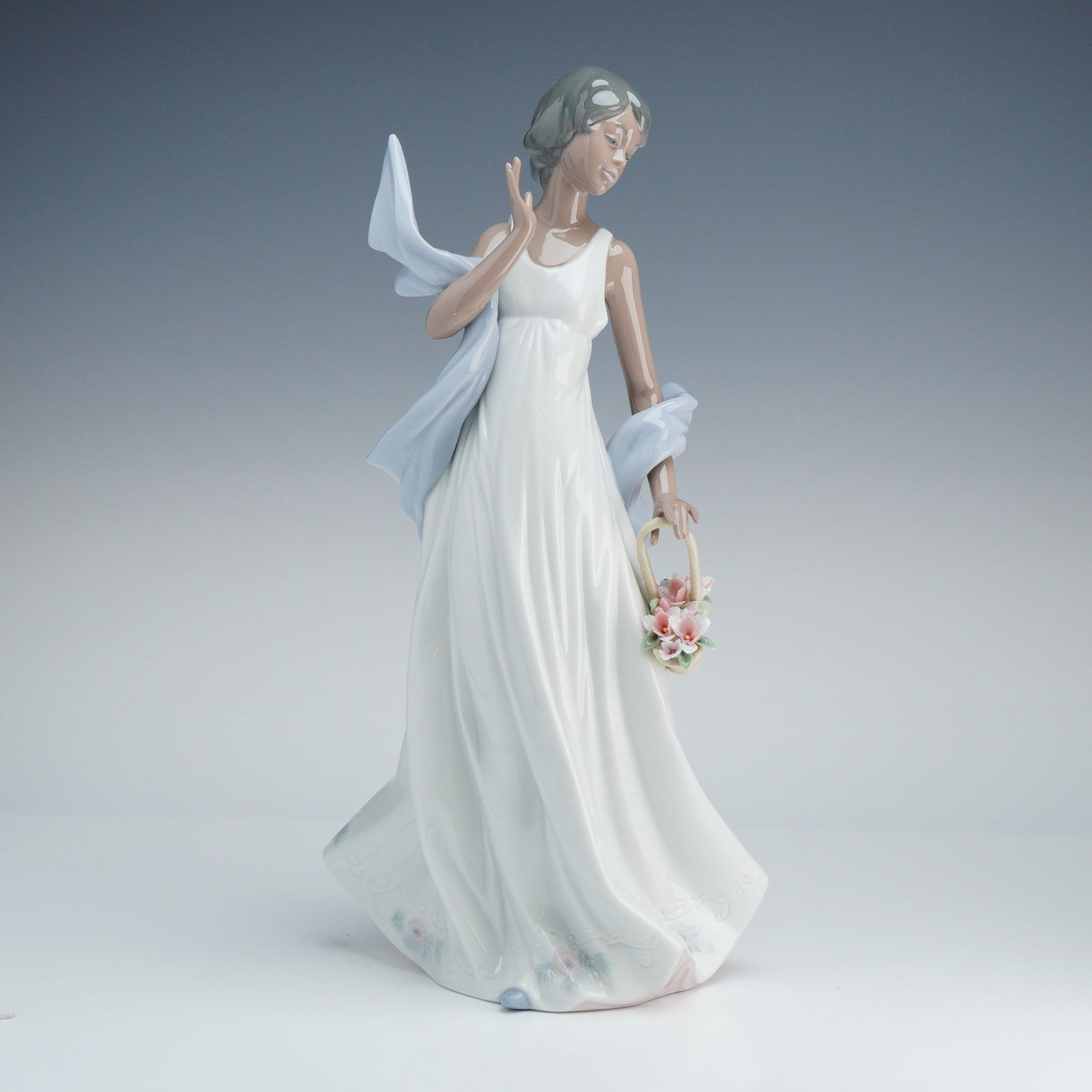 Lladro Porcelain Figurine, Winds of Romance 01006783 (1 of 3)