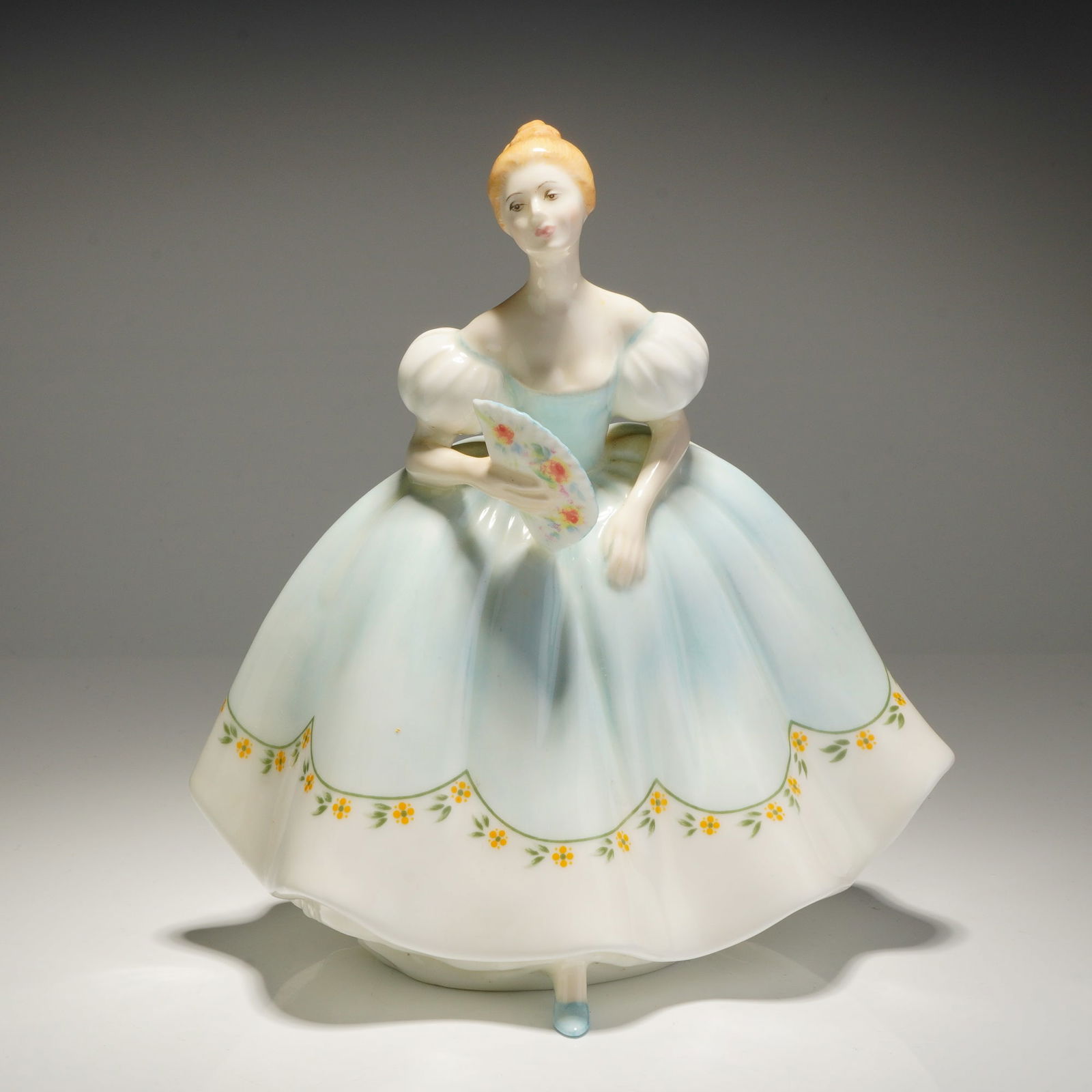 Royal Doulton Figurine First Dance HN 2803 (1 of 4)