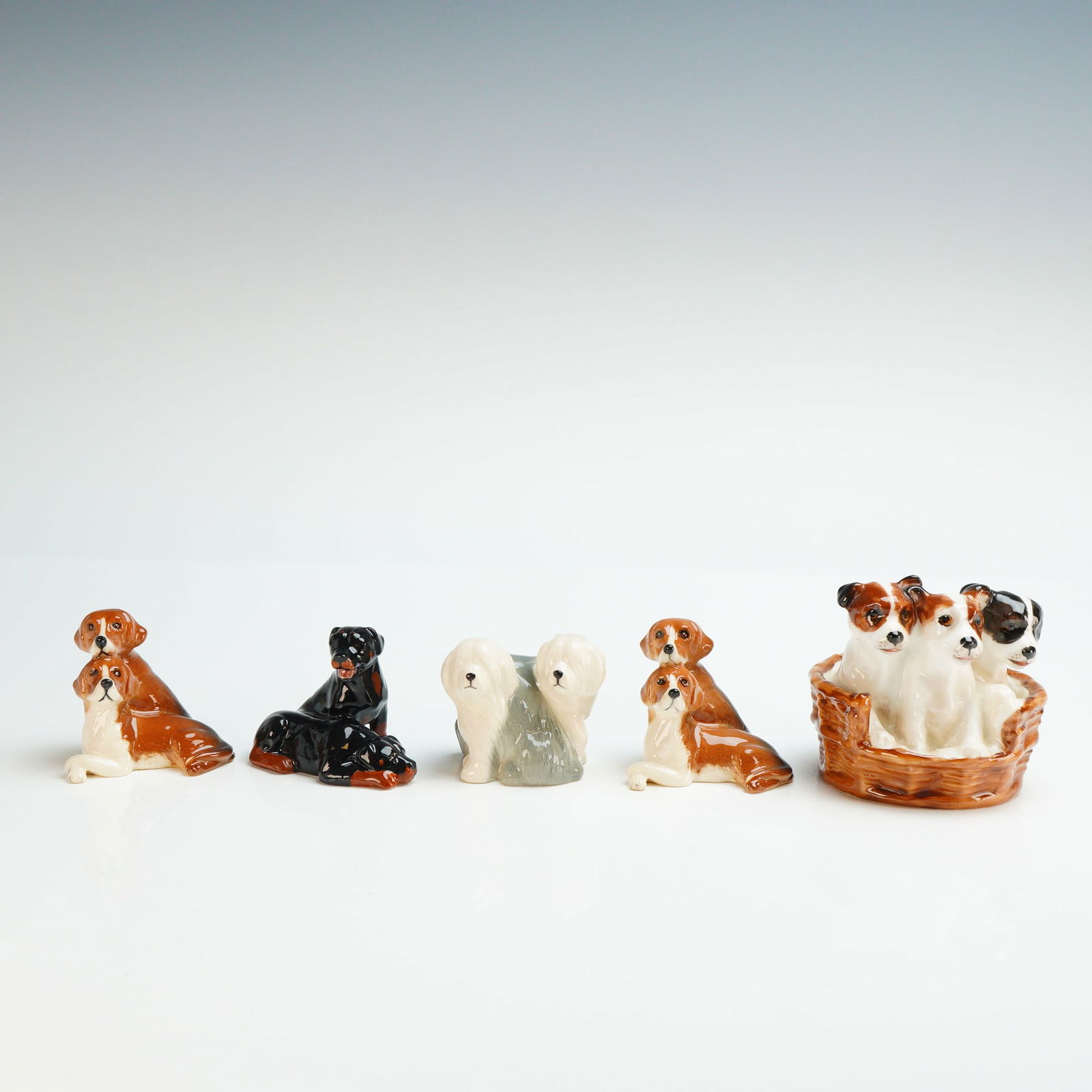 5pc Beswick and Royal Doulton Dog Figurines (1 of 3)