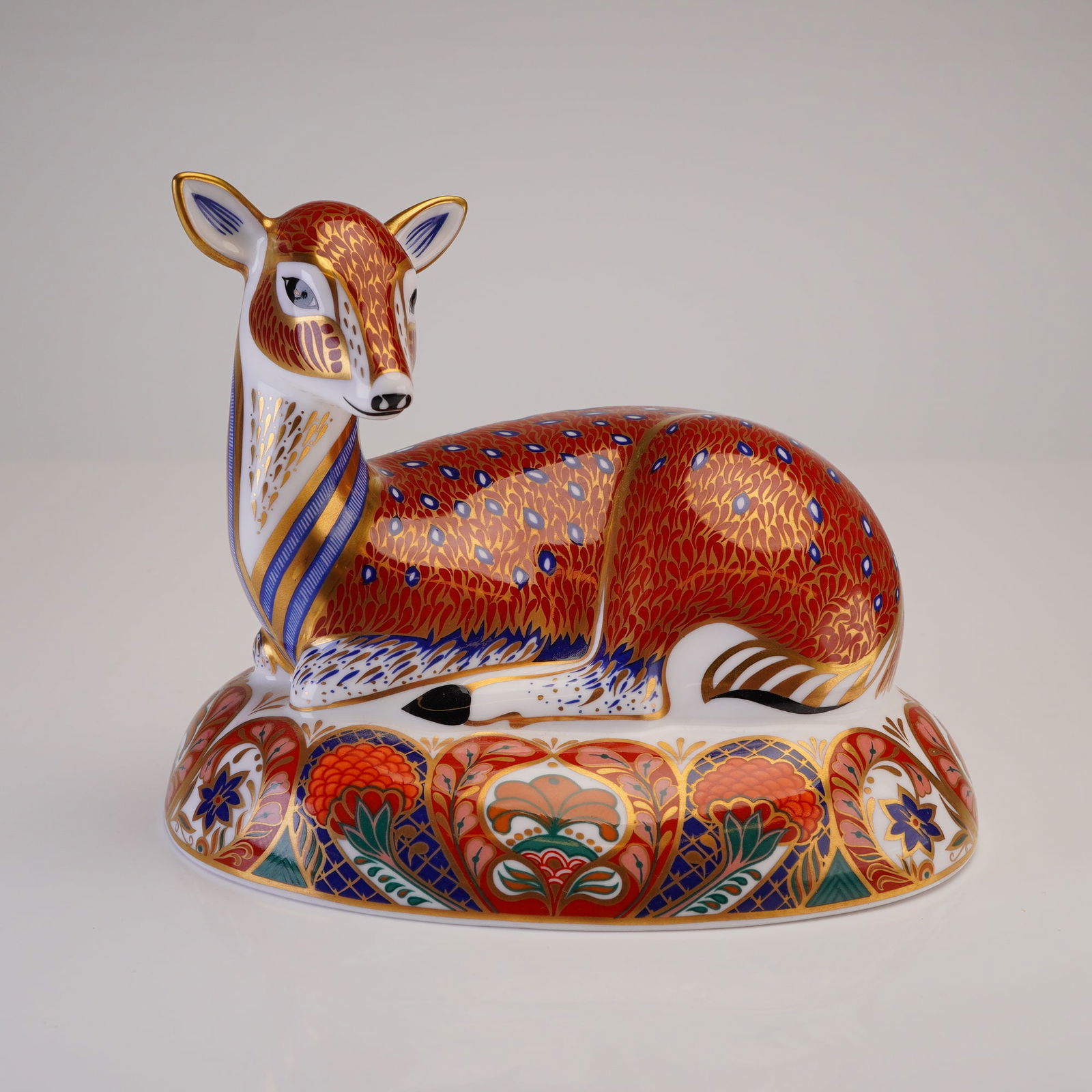 Signed Royal Crown Derby Collectors Guild Deer Paperweight (1 of 4)