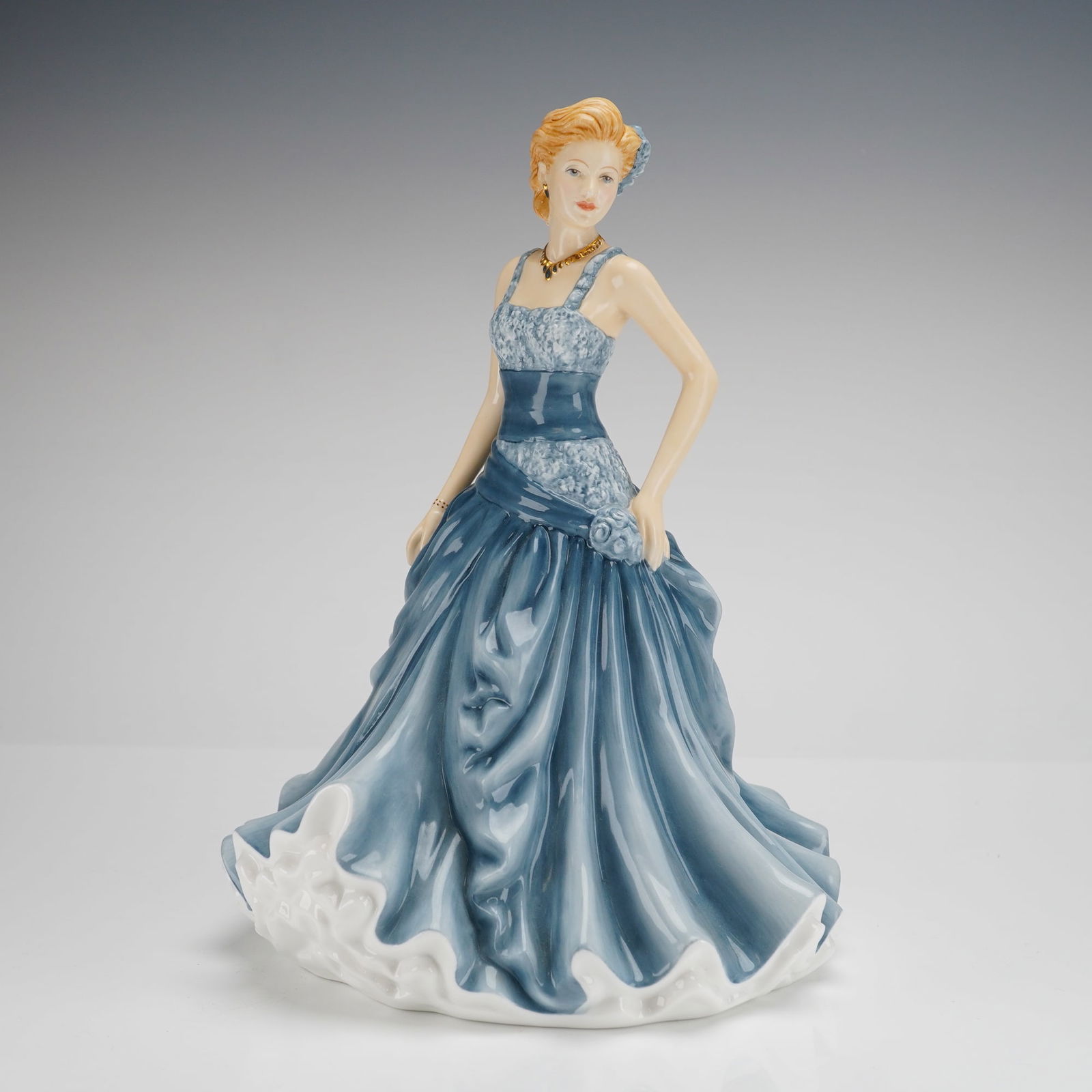 Royal Doulton Angela Pretty Ladies Figurine HN 5603 (1 of 3)