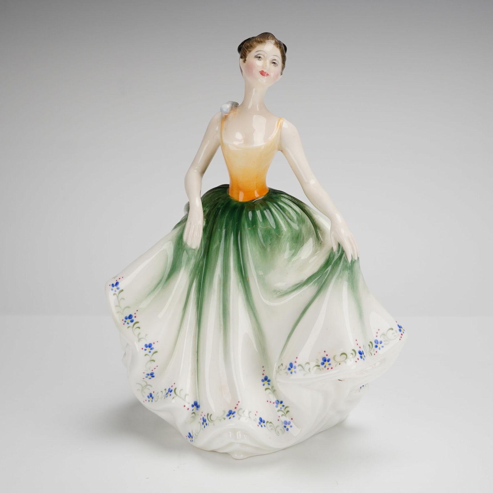 Royal Doulton Bone China Figurine Cynthia HN 2440 (1 of 3)