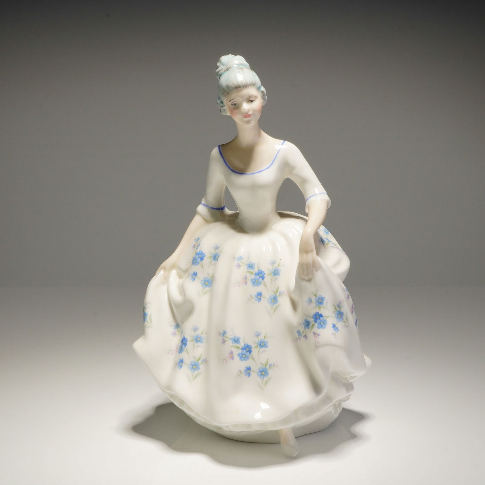Royal Doulton Figurine Caroline HN 3410 (1 of 3)