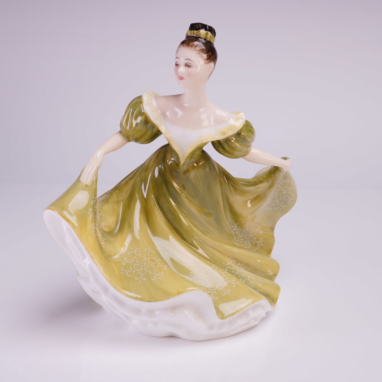 Royal Doulton Figurine Lynne HN2329 (1 of 3)
