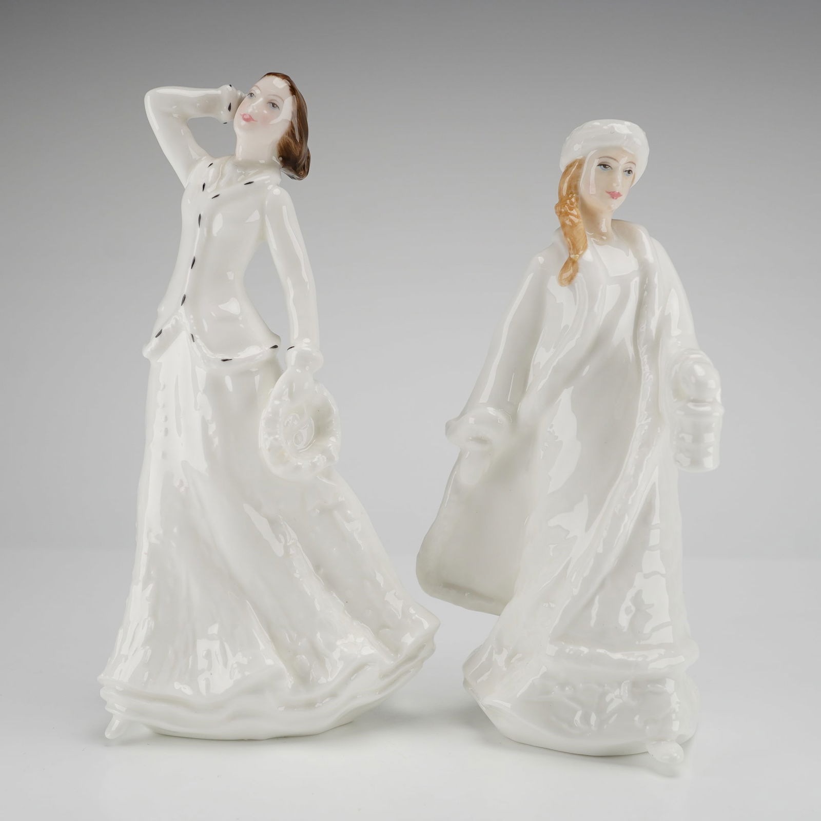 A Pair of Royal Doulton Christmas Figurines HN4067 HN3953 (1 of 3)