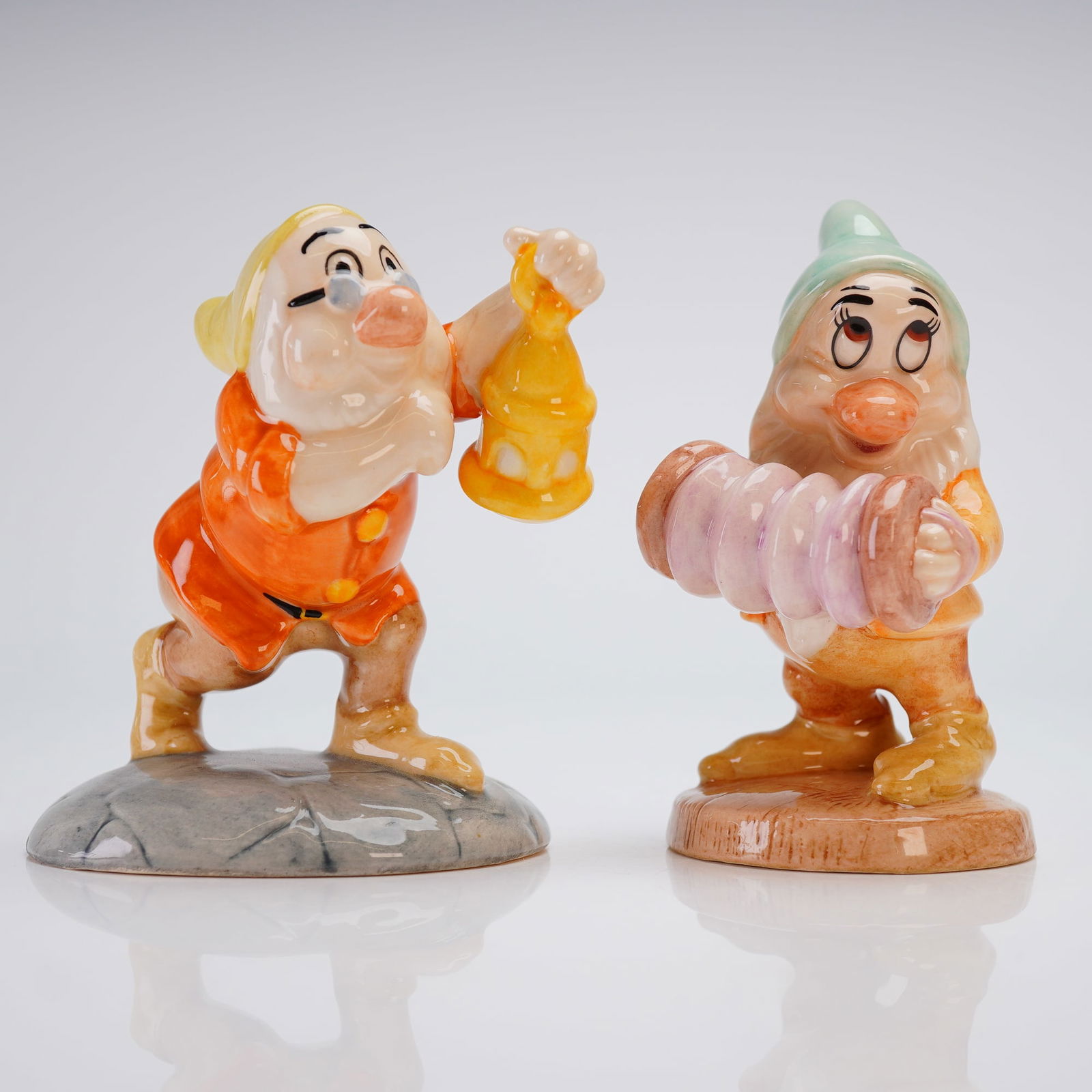 2pc Royal Doulton Snow White Figurines, Doc & Bashful (1 of 4)