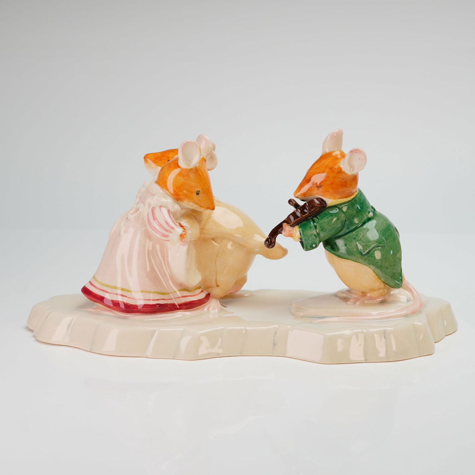 Royal Doulton Brambly Hedge Figurine, The Ice Ball DBH30 (1 of 4)