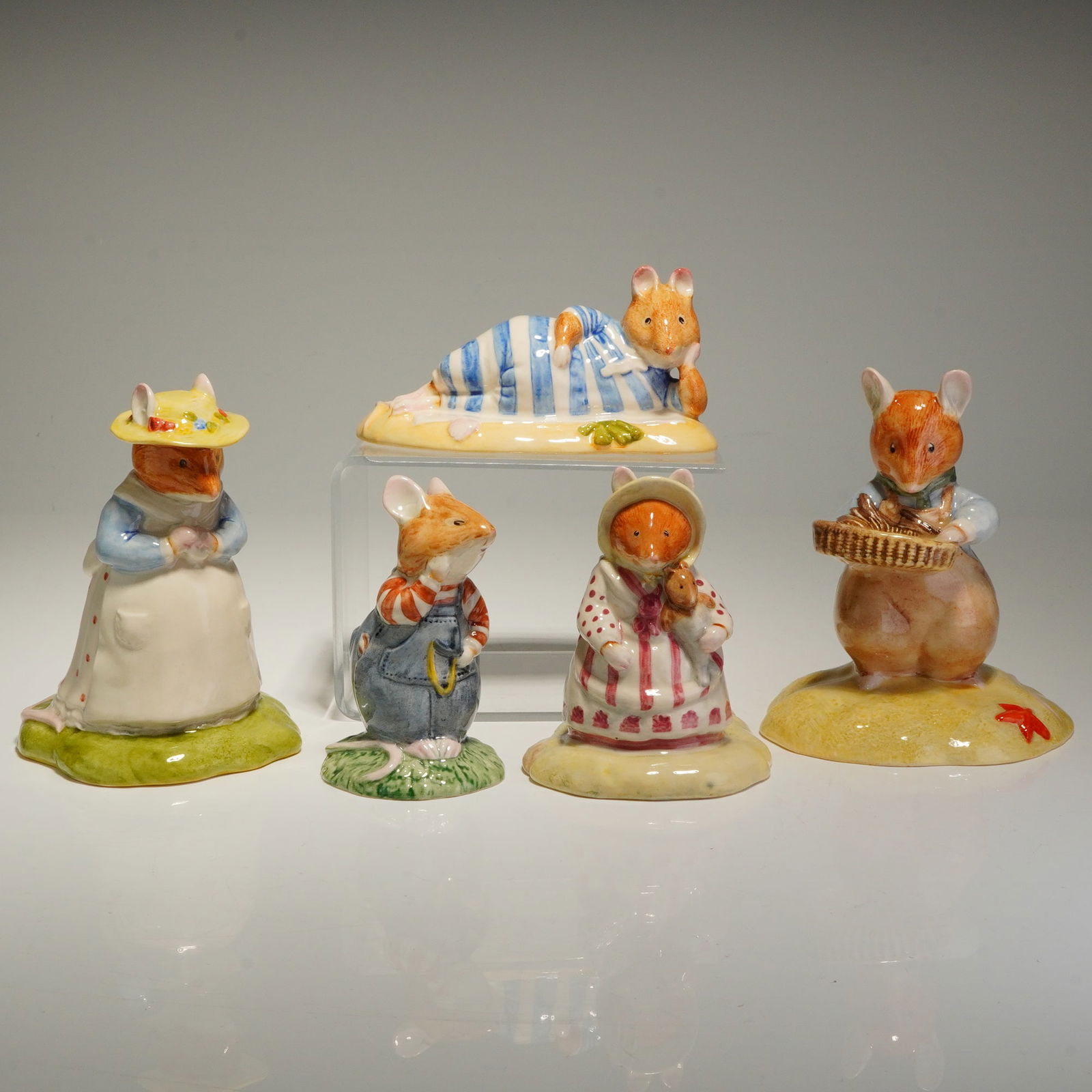 5pc Royal Doulton Brambly Hedge Figurines - DBH 7, 24, 36, 39, & 42 (1 of 6)