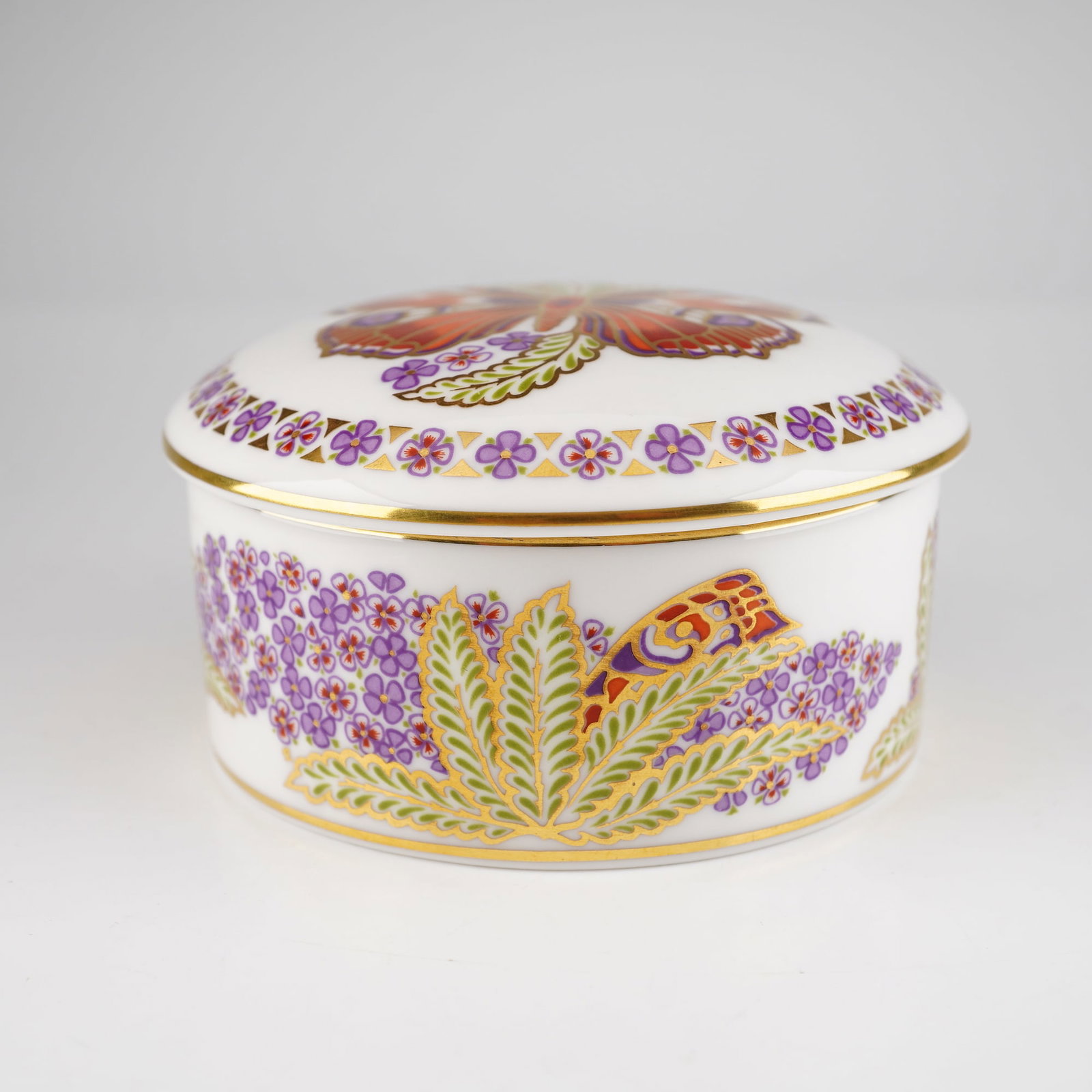 Royal Crown Derby Bone China Lidded Ring Box Great Britain Peacock LVIII (1 of 3)