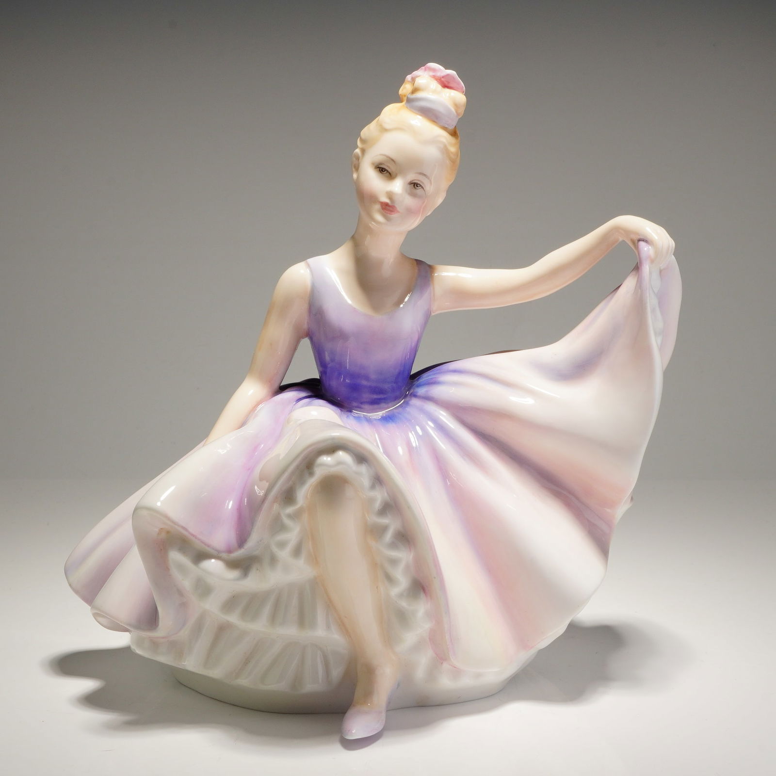Royal Doulton Figurine Dancing Years HN2235 (1 of 4)