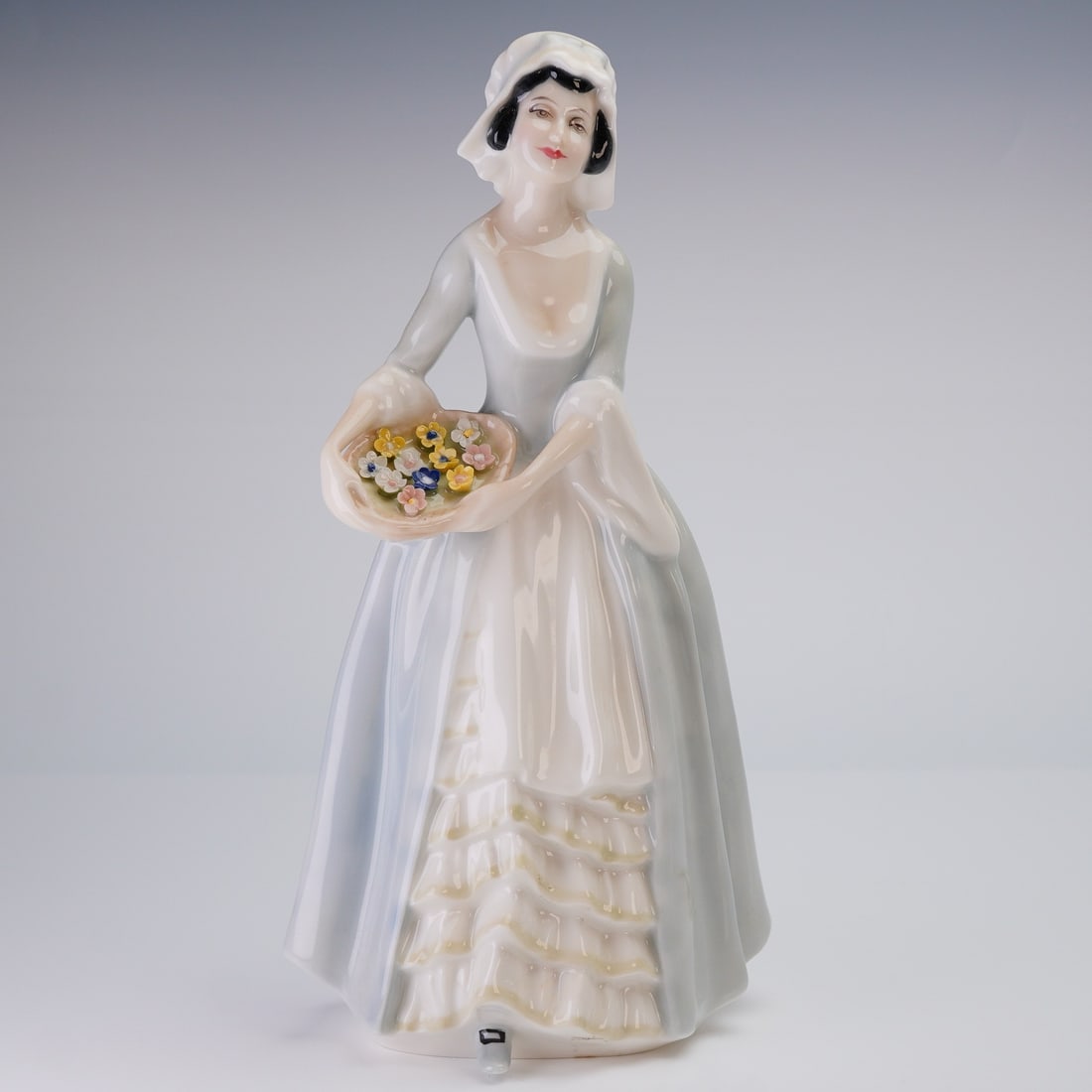 Royal Doulton Figurine, Sweet Violets HN 3175 (1 of 4)