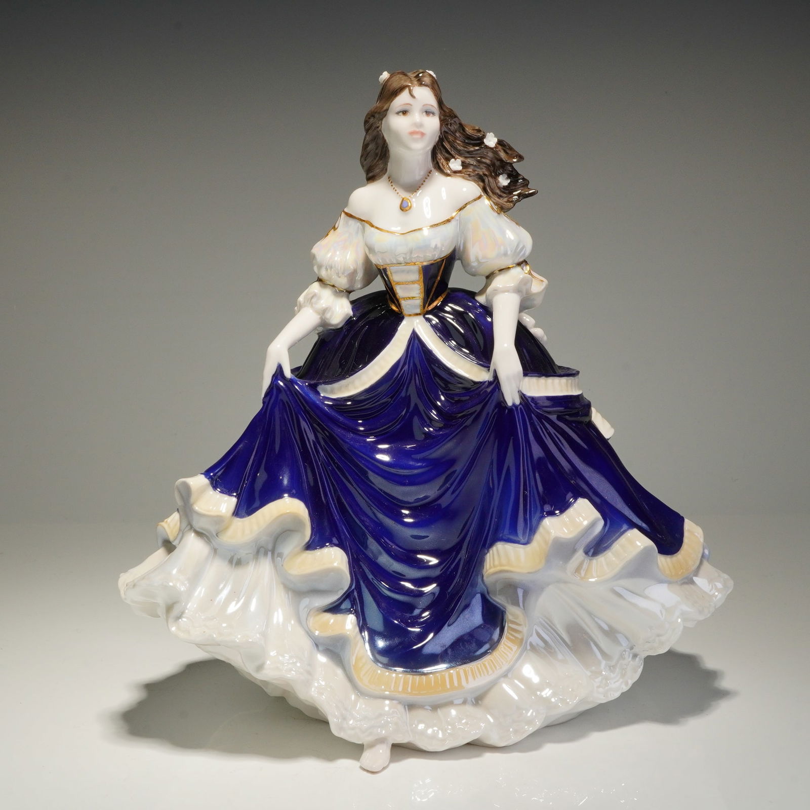 Coalport Literary Heroines Lorna Limited Edition Bone China Figurine (1 of 4)