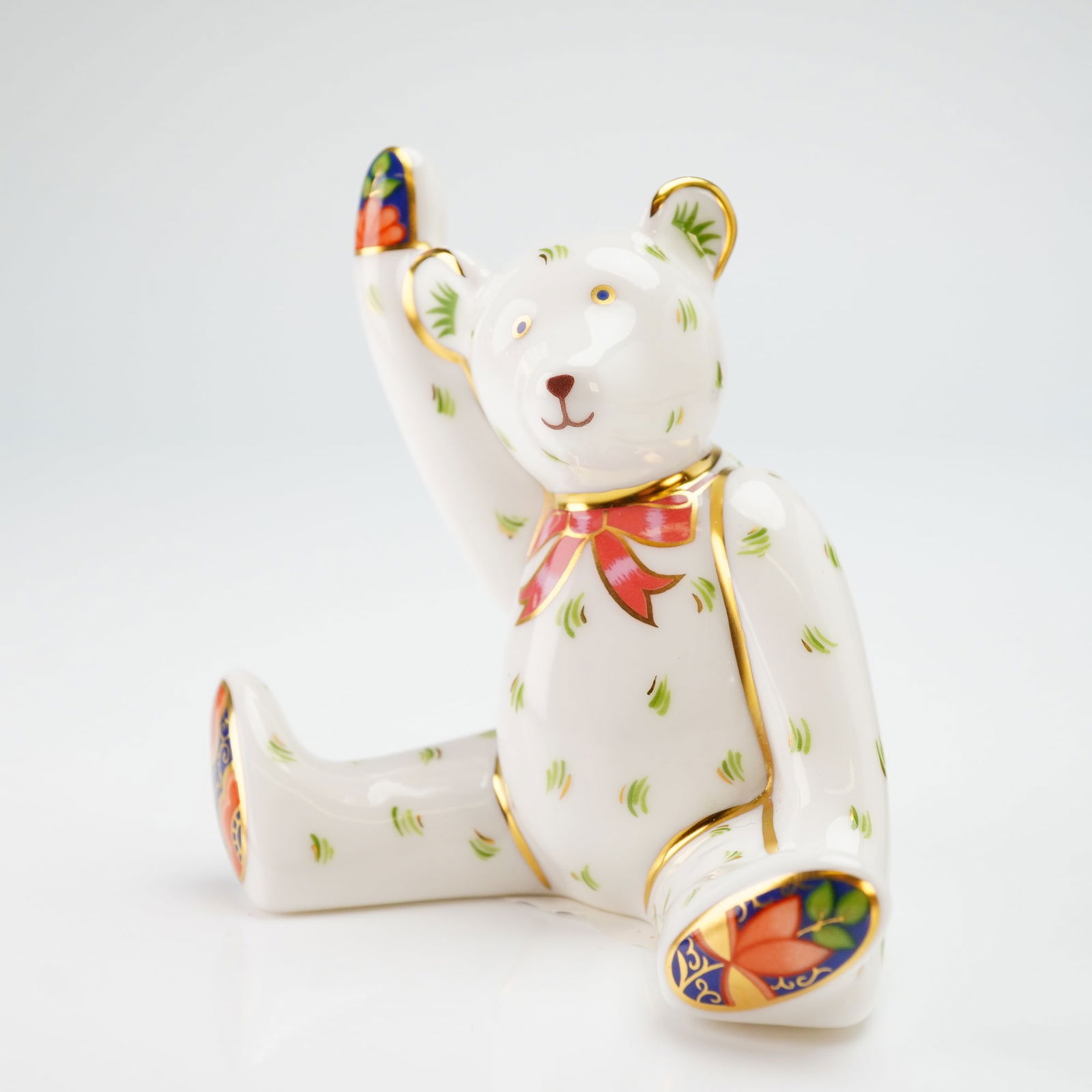 Royal Crown Derby Miniature Figurine, Victoria Bear Waving (1 of 5)