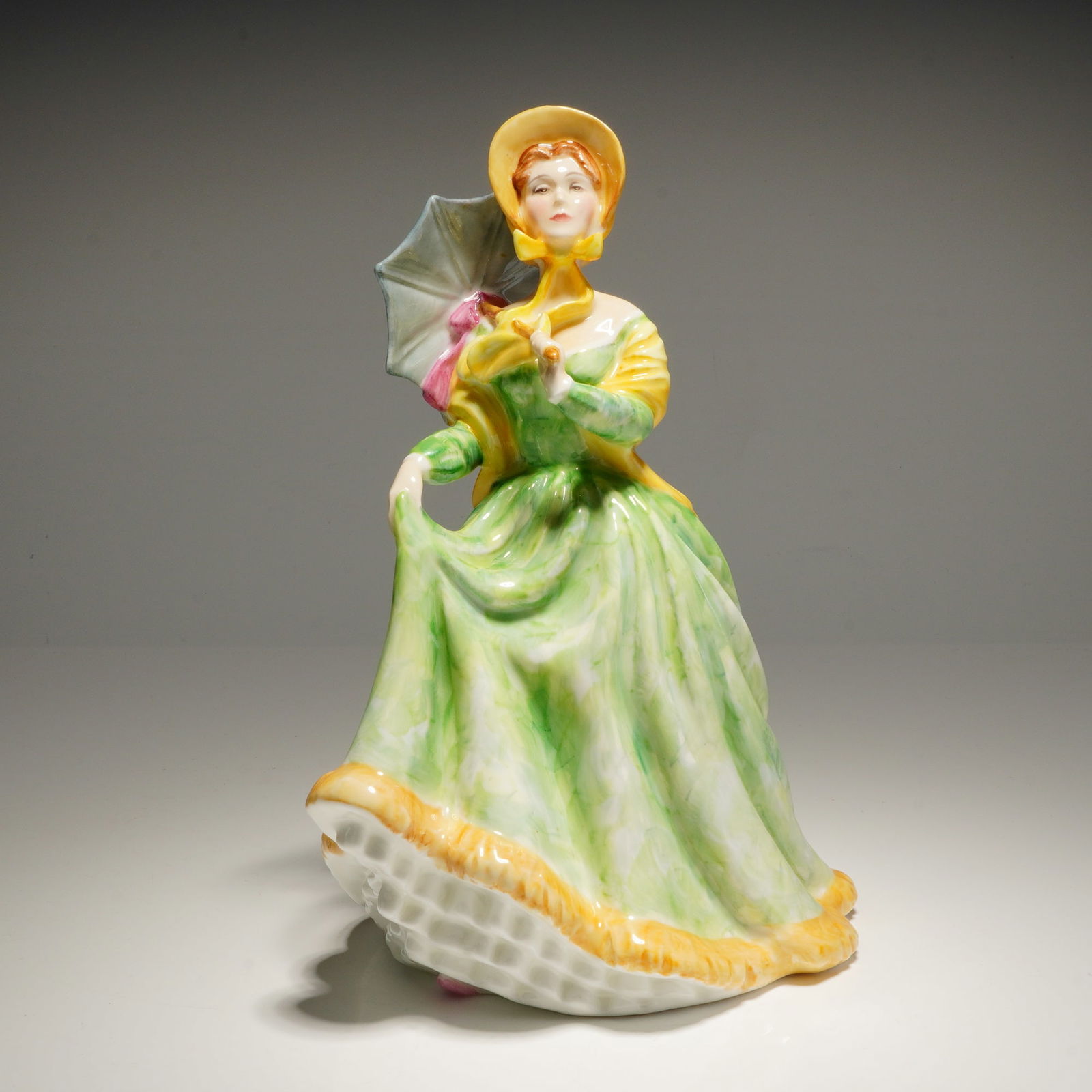 Royal Doulton Figurine Elizabeth HN2946 (1 of 4)