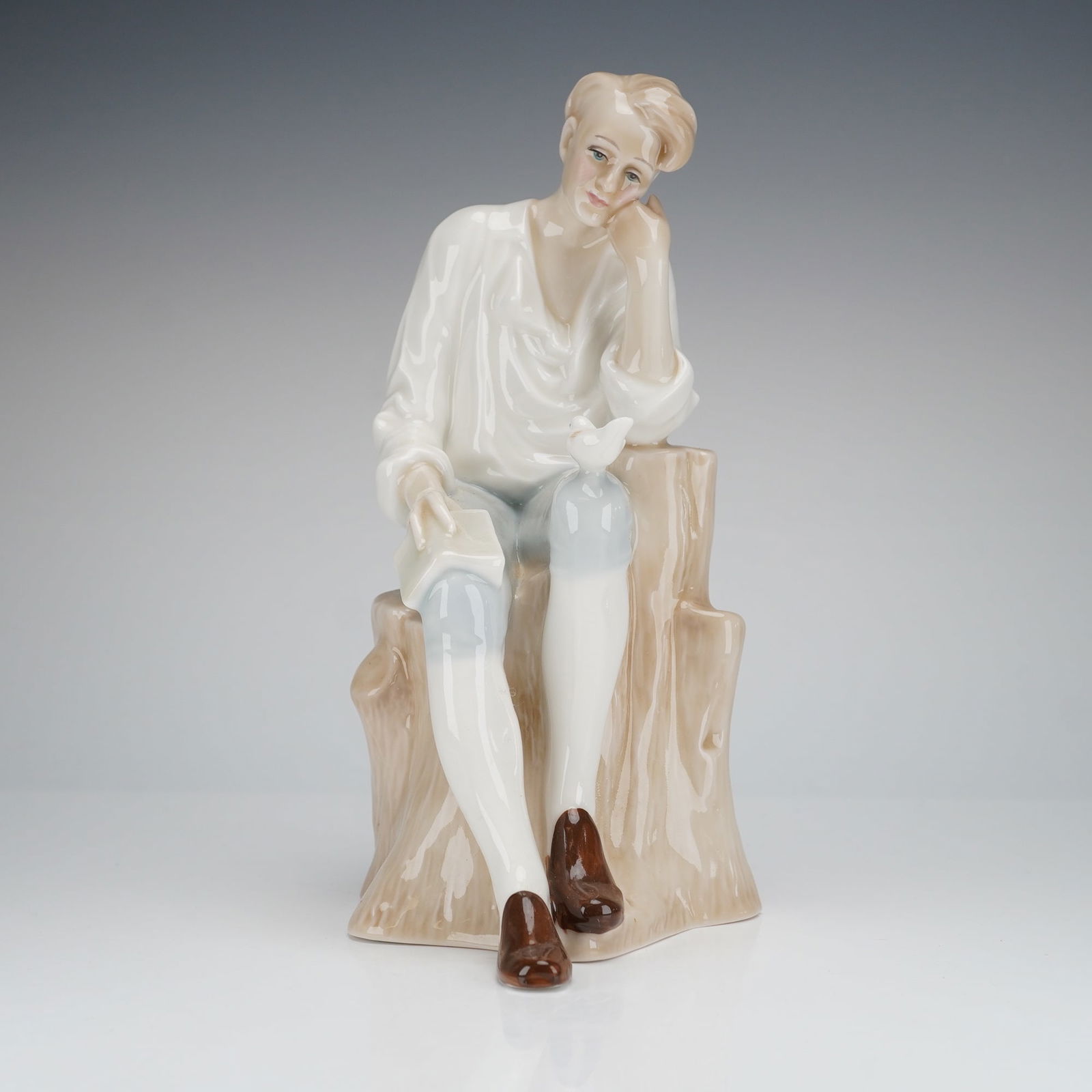 Royal Doulton Figurine Reflection HN3039 (1 of 3)
