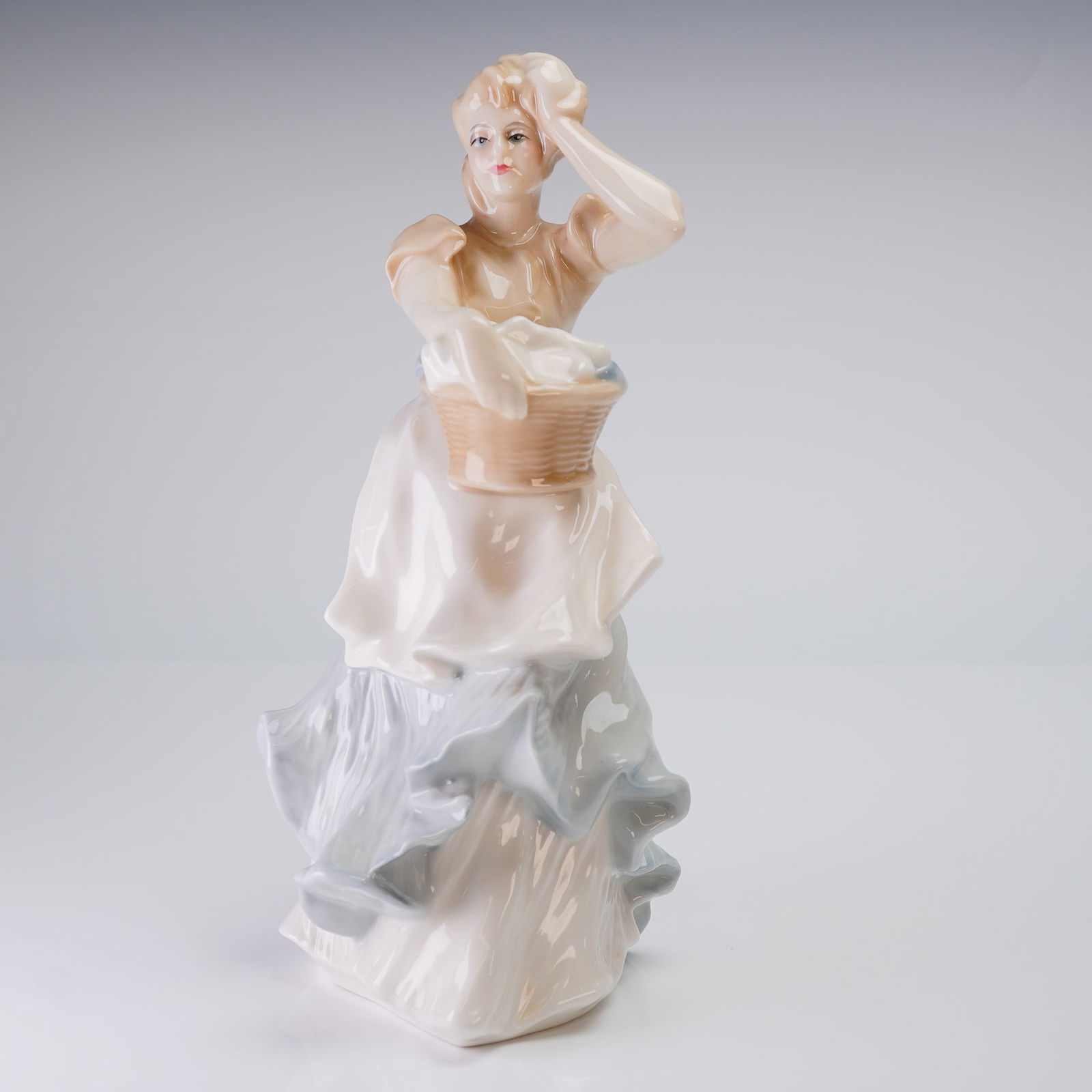 Royal Doulton Reflections Figurine, Breezy Day HN3162 (1 of 4)