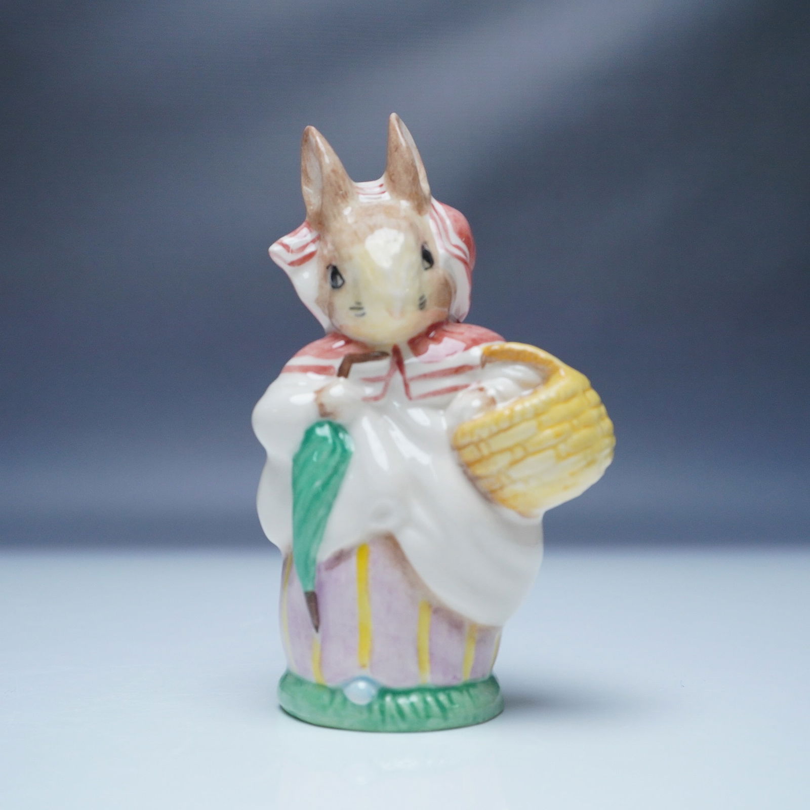 Royal Albert Mrs. Rabbit Beatrix Potter Figurine (1 of 5)