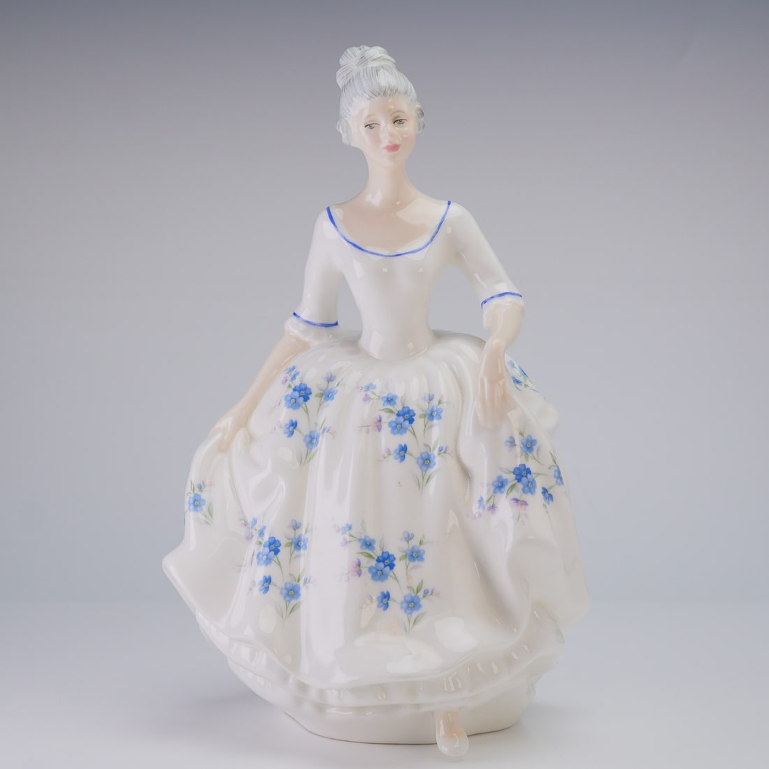 Royal Doulton Figurine Caroline HN3170 (1 of 4)