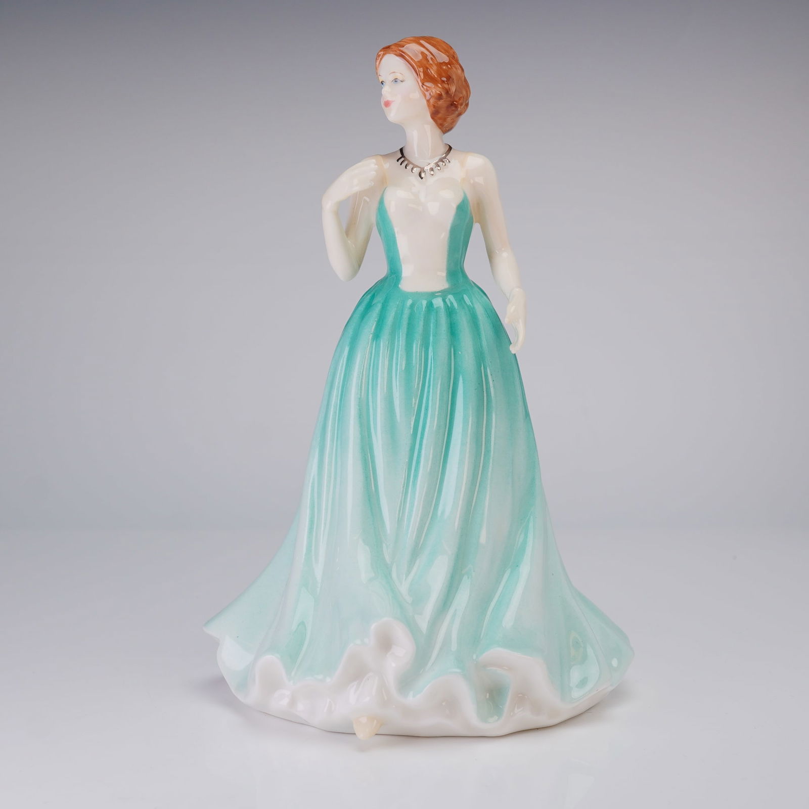 Royal Doulton Figurine Laura HN4665 (1 of 4)