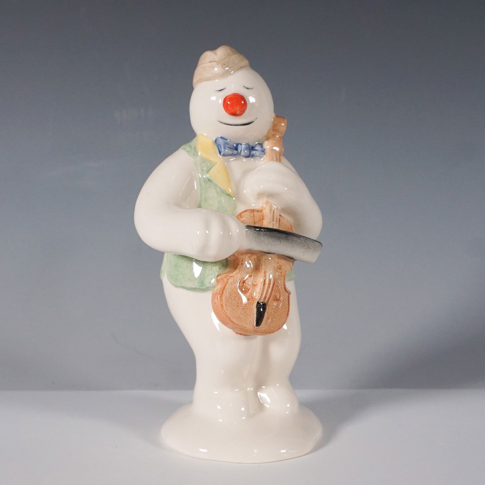 Royal Doulton "Cellist Snowman" Figurine DS17 (1 of 4)