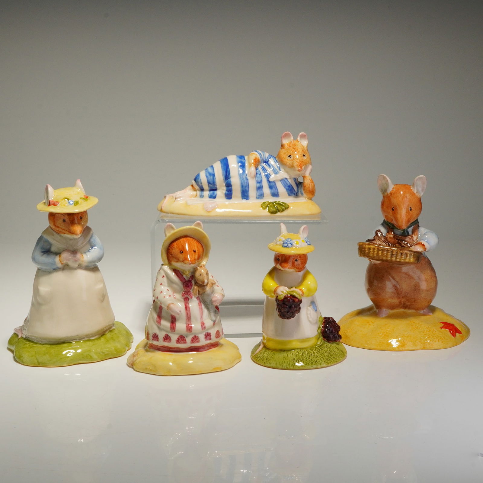 5pc Royal Doulton Brambly Hedge Figurines- DBH24, 33, 36, 39, & 42 (1 of 6)