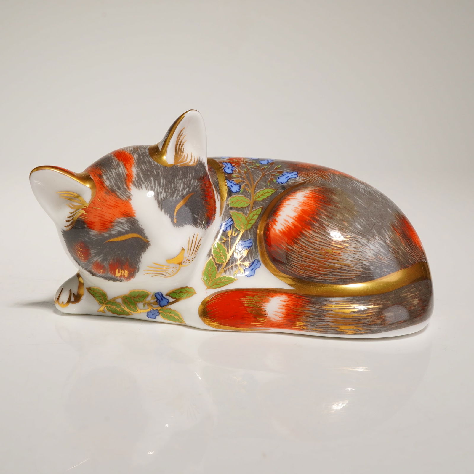 Royal Crown Derby Catnip Kitten Guild Exclusive Paperweight (1 of 4)