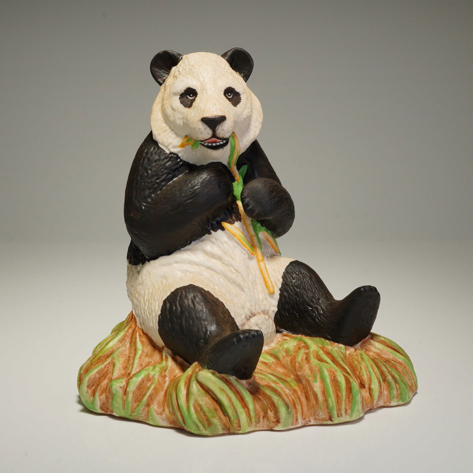 Royal Doulton Endangered Species Figurine, Panda DA150 (1 of 4)