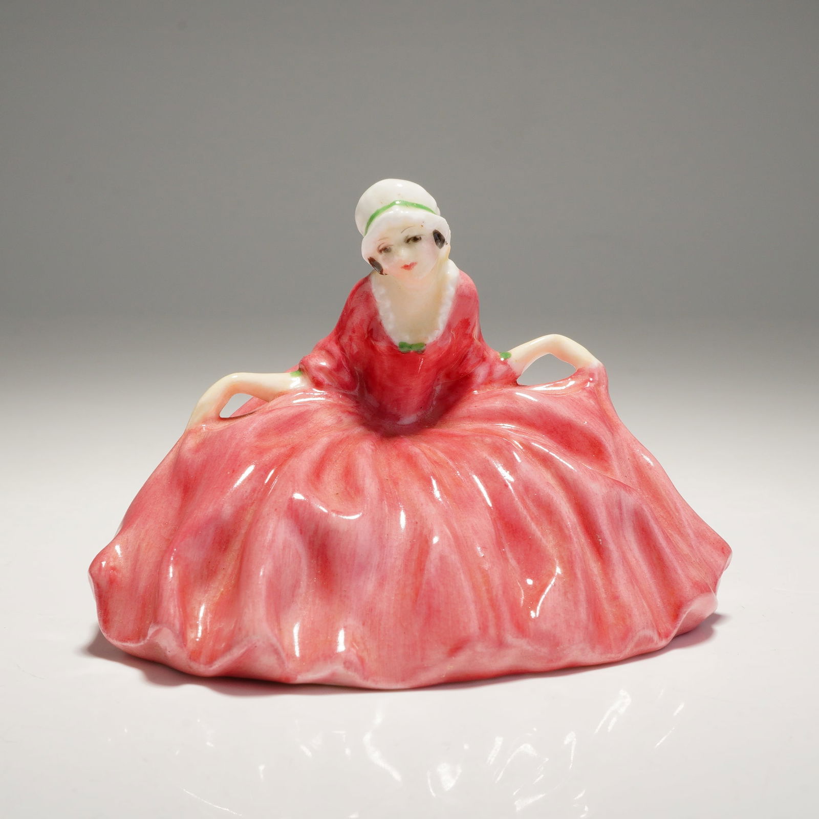 Royal Doulton Miniature Figurine Polly Peachum M21 (1 of 3)