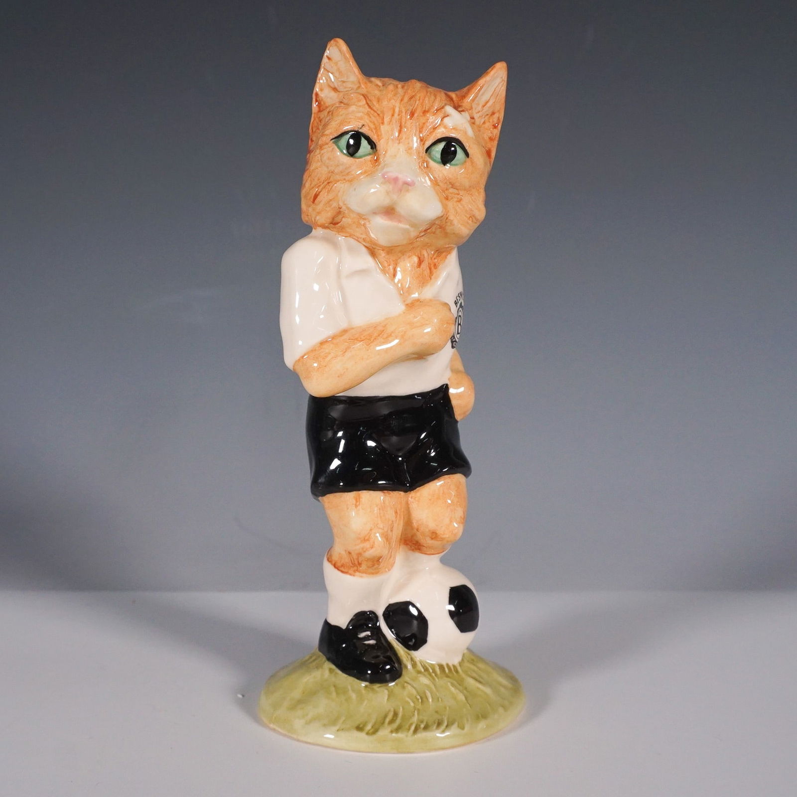 Beswick The Footballing Felines Figurine, Dribble FF4 (1 of 5)