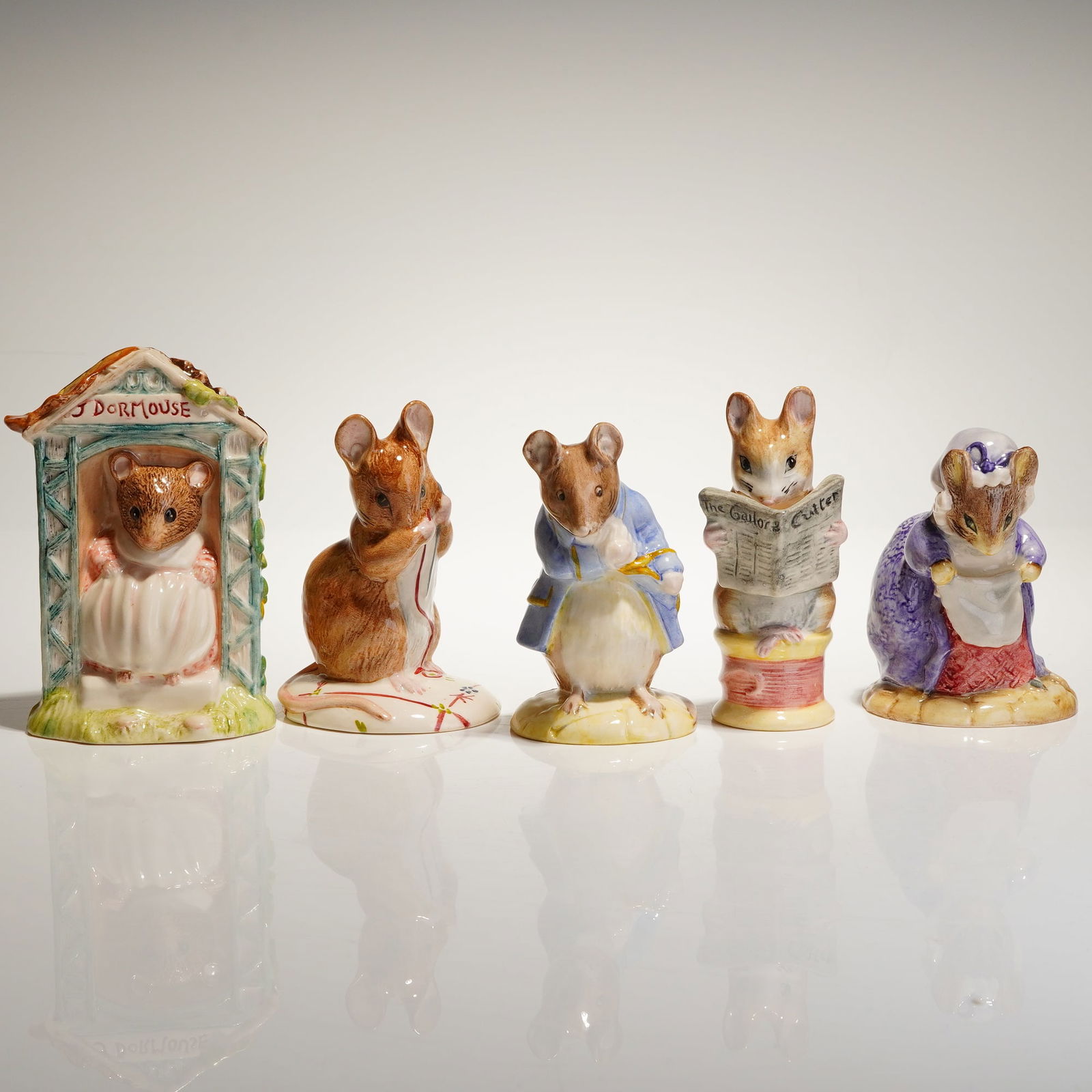 5pc Royal Albert Beatrix Potter Glazed Porcelain Figurines (1 of 3)