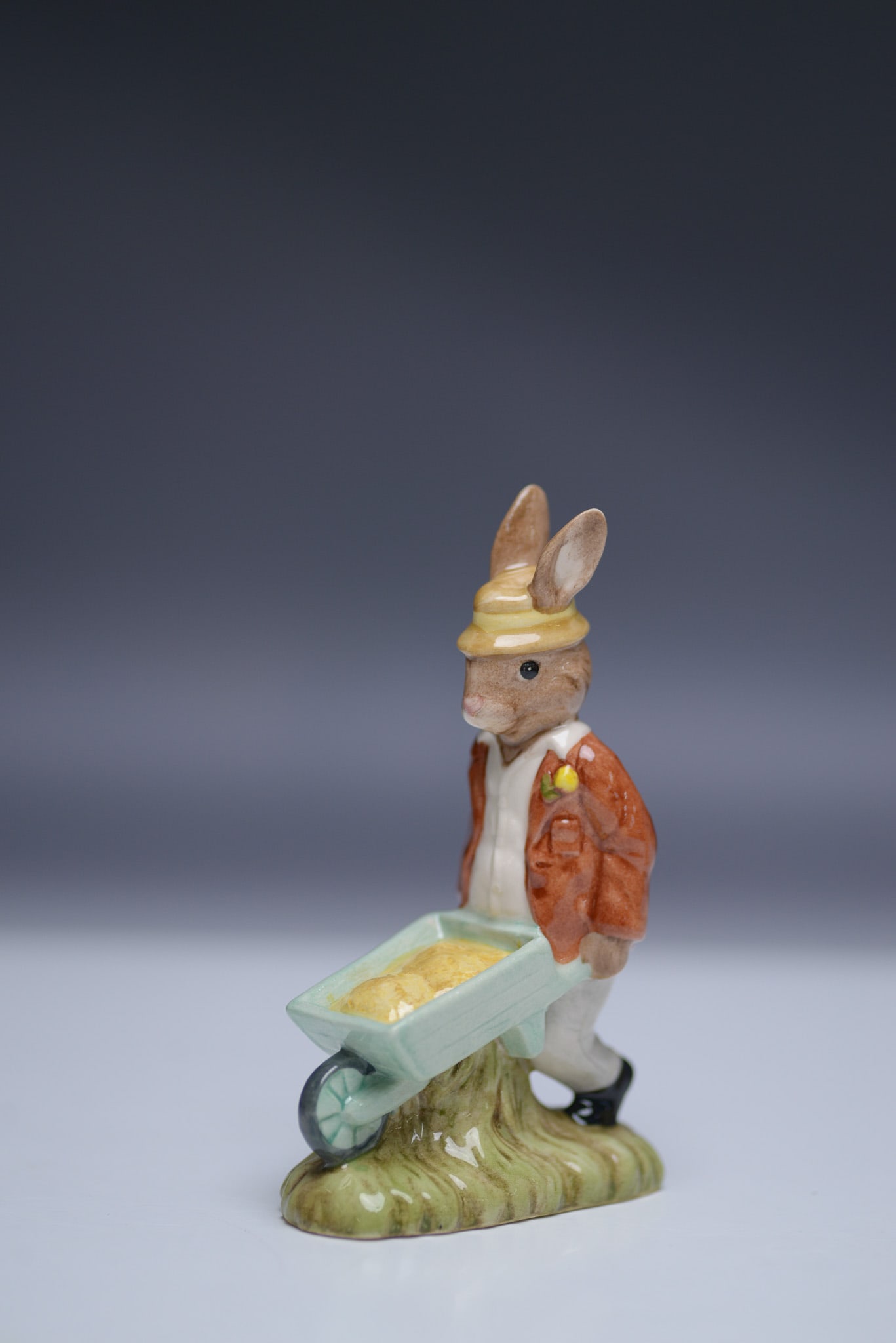 Royal Doulton Bunnykins Figurine, Gardener DB156 (1 of 5)