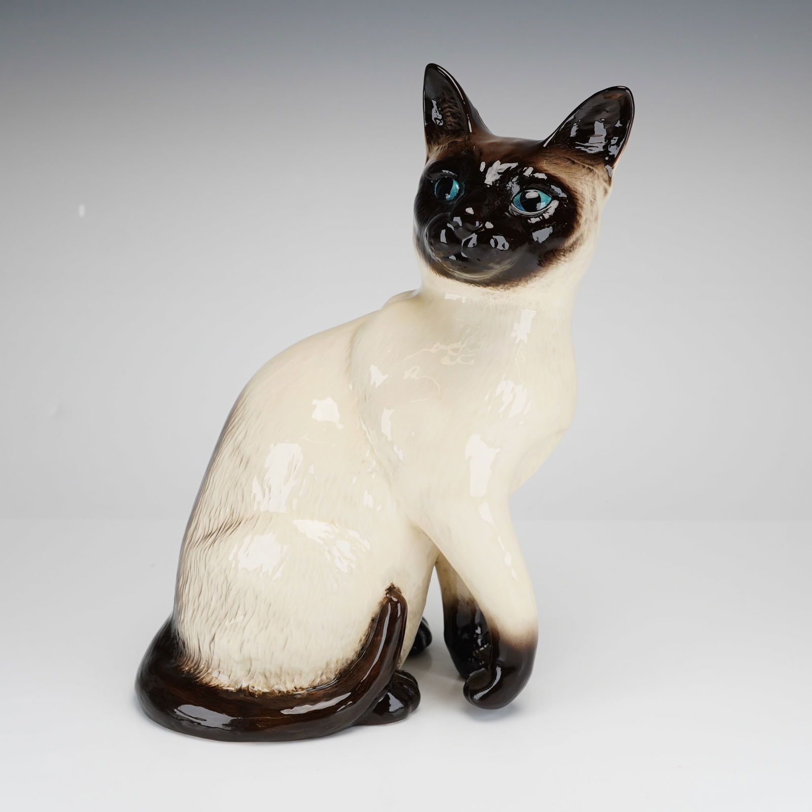 Royal Doulton Porcelain Figurine, Siamese Cat HN2655 (1 of 3)