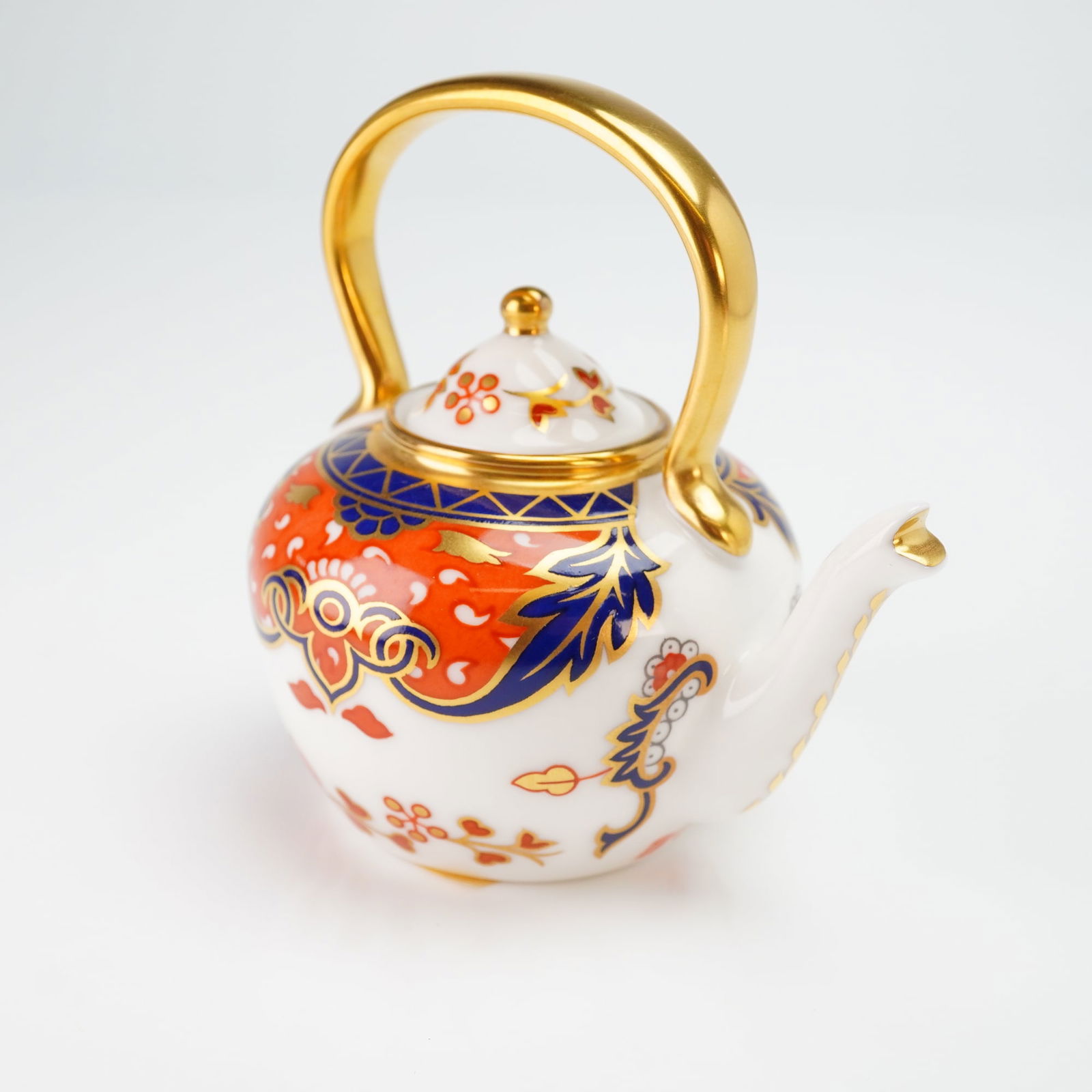 Royal Crown Derby Miniature Figurine, Kettle (1 of 5)