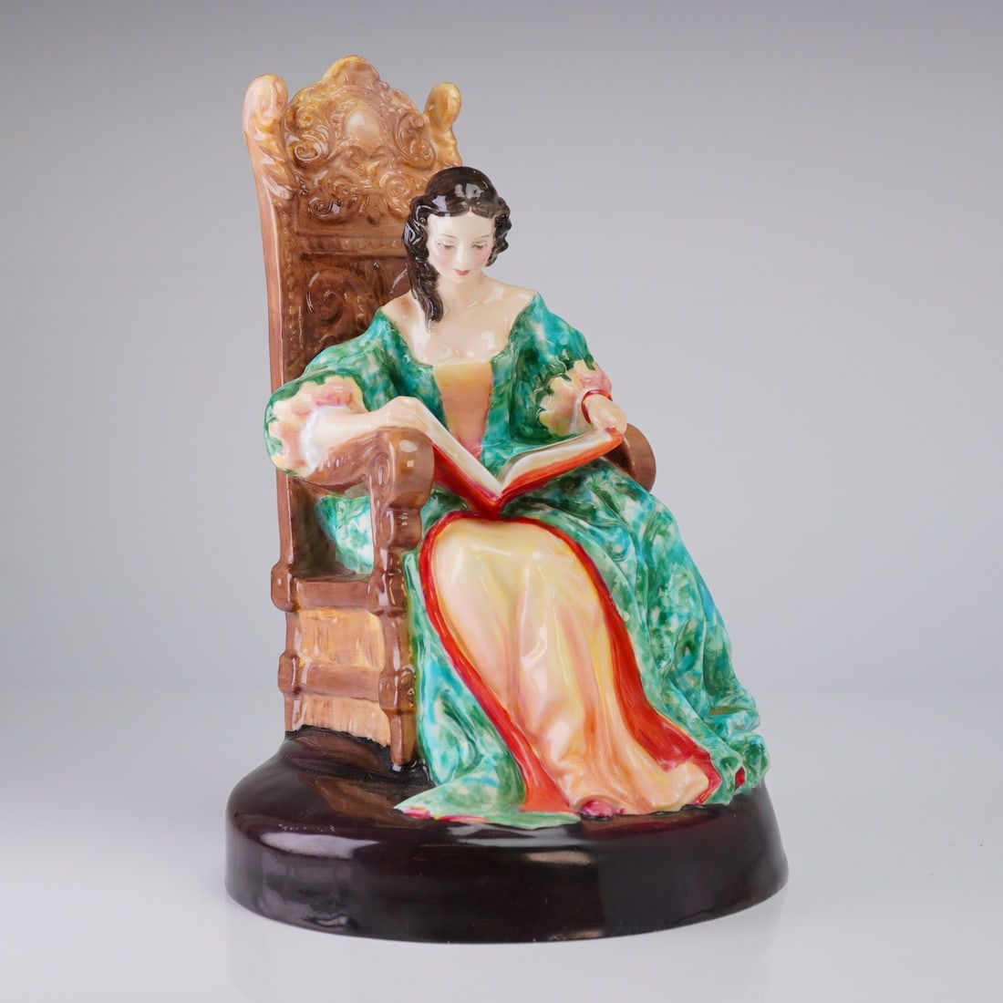 Royal Doulton Figurine The Leisure Hour HN2055 (1 of 3)