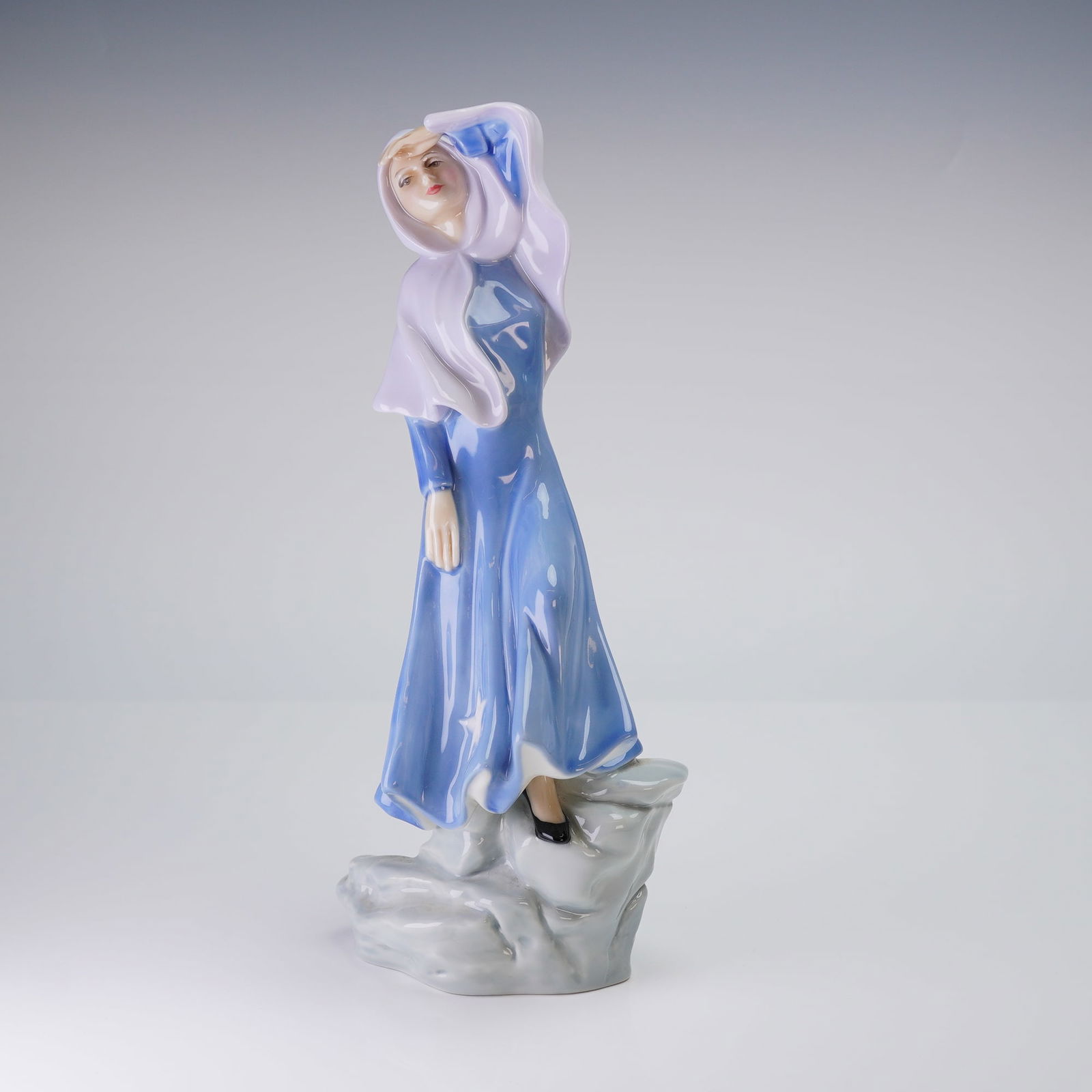 Royal Doulton Figurine, Stargazer HN3182 (1 of 4)