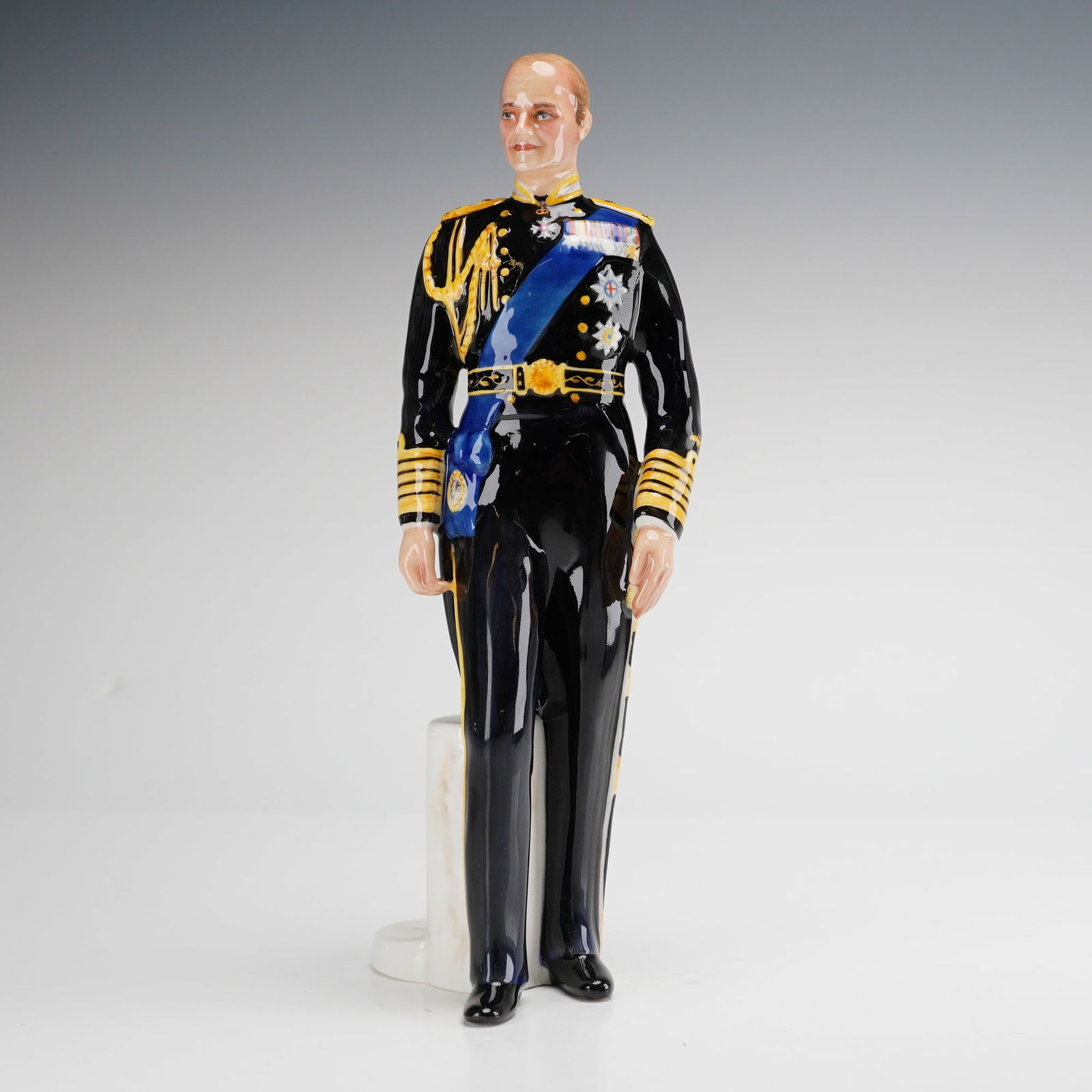Royal Doulton Figurine HRH Prince Philip Duke of Edinburgh HN2386 (1 of 3)