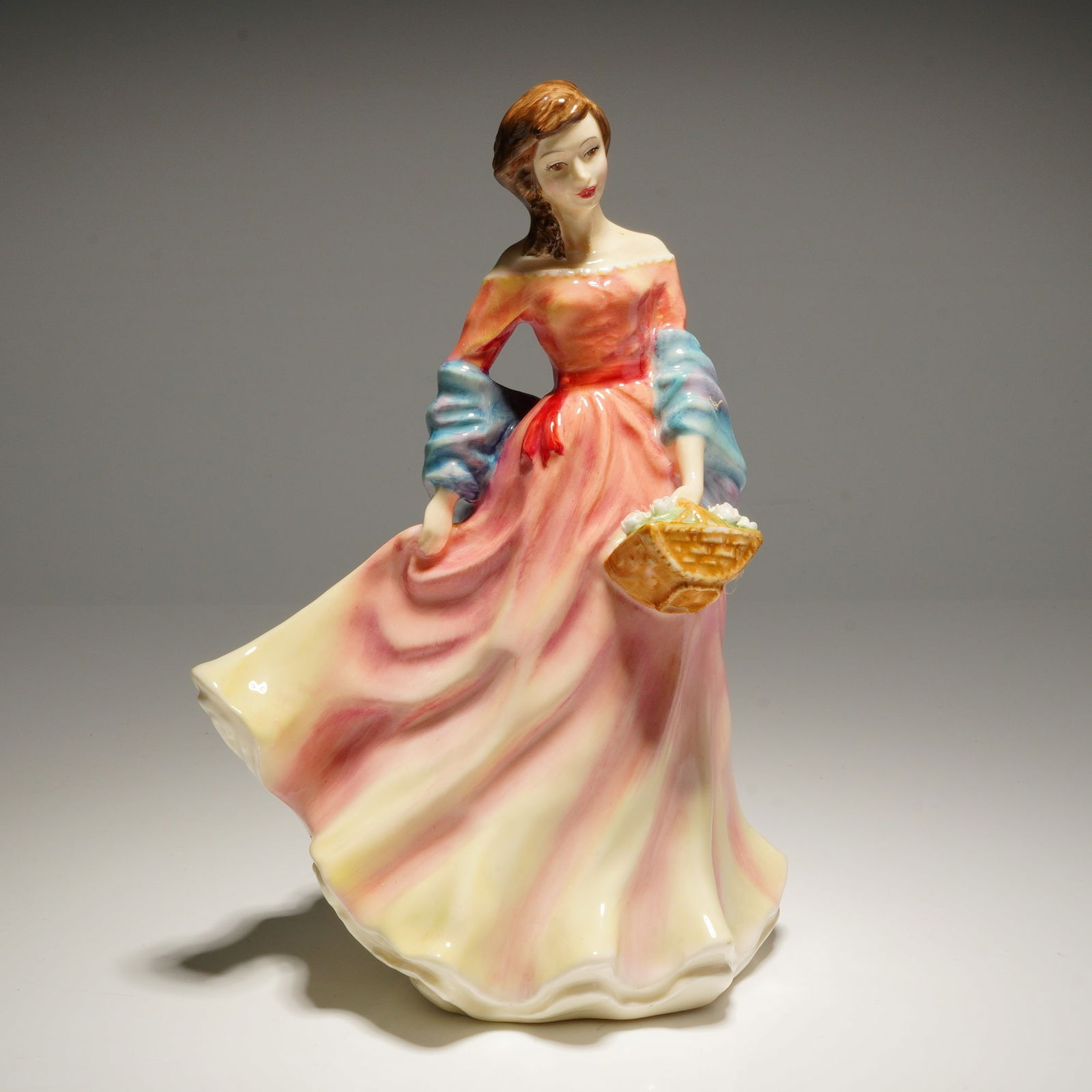 Royal Doulton Figurine Summer Scent HN 3955 (1 of 4)