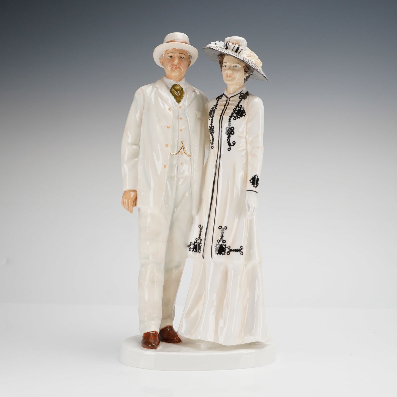 Royal Doulton Downton Abbey Lord and Lady Grantham Figurine HN5842 (1 of 4)