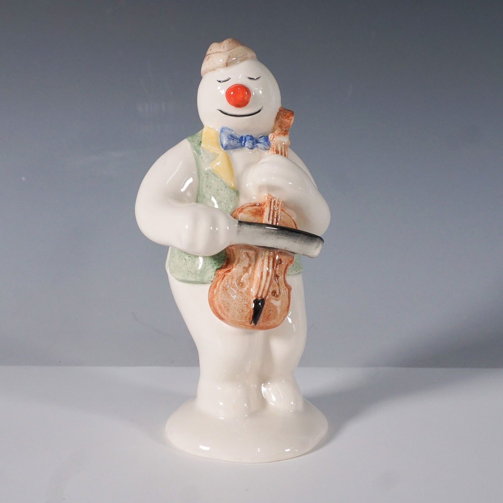 Royal Doulton "Cellist Snowman" Figurine DS17 (1 of 4)