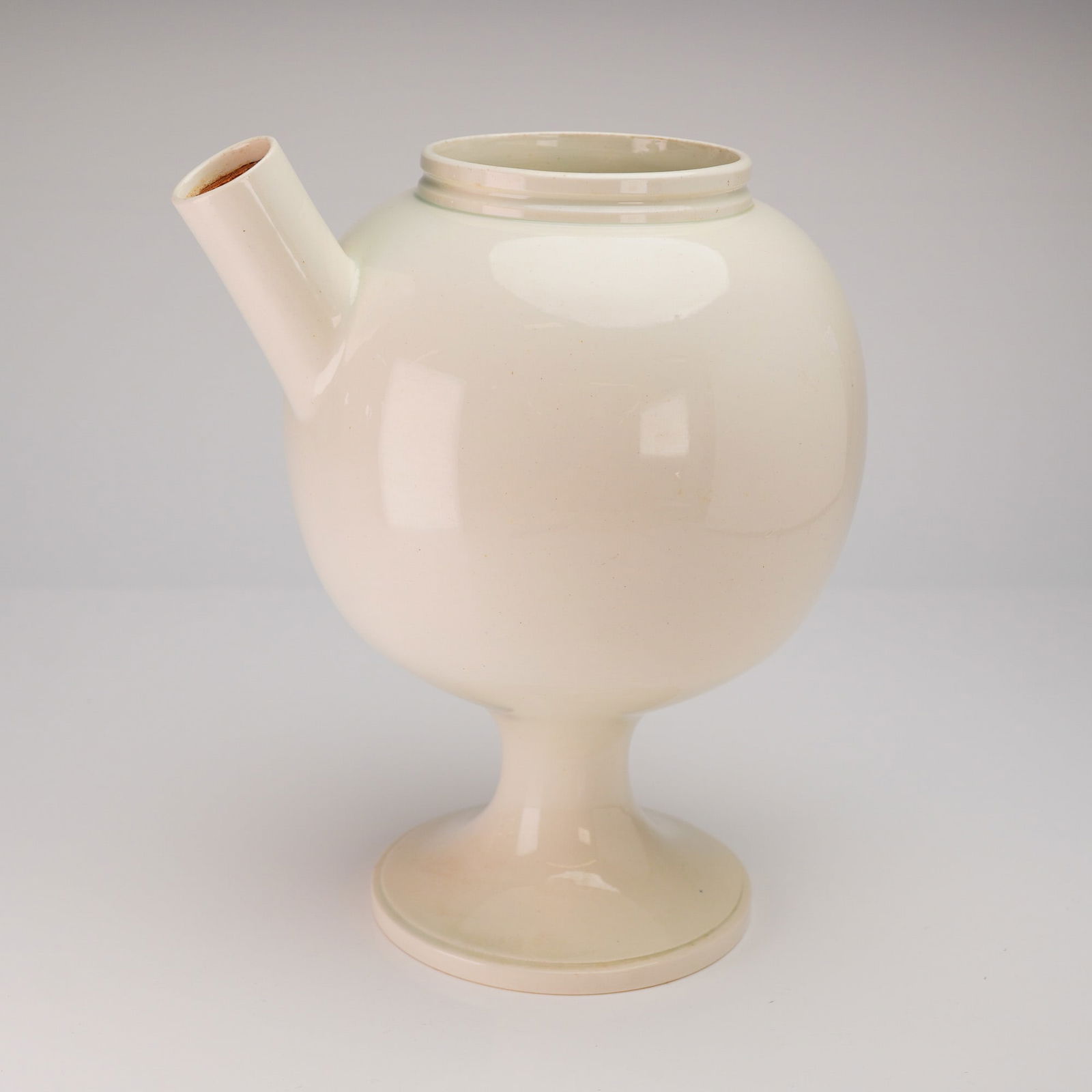 Wedgwood White Porcelain Apothecary Jug (1 of 4)