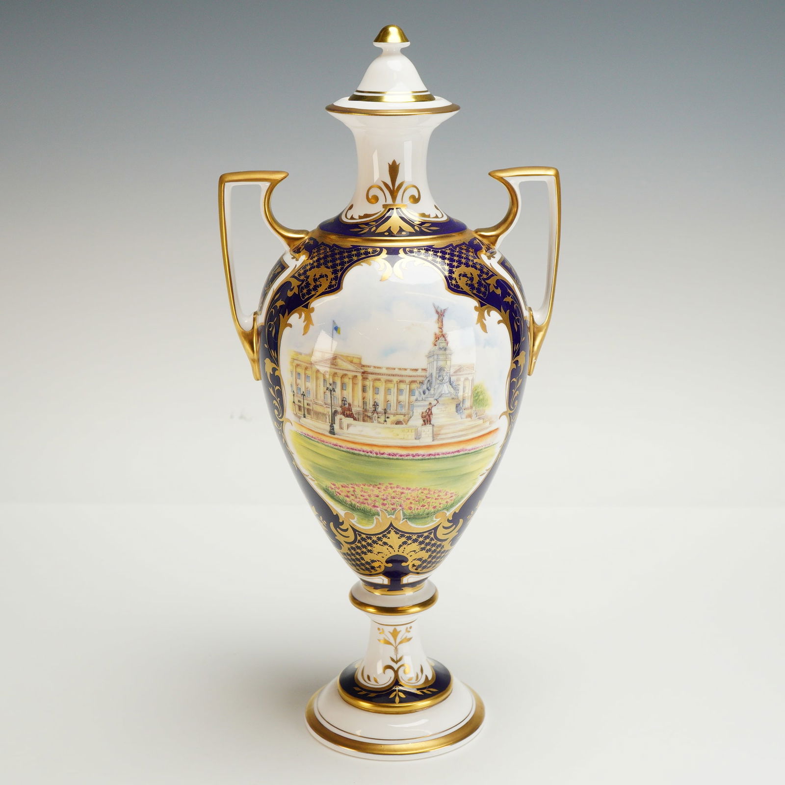 Spode Bone China Queen Elizabeth II Golden Jubilee Lidded Vase (1 of 4)