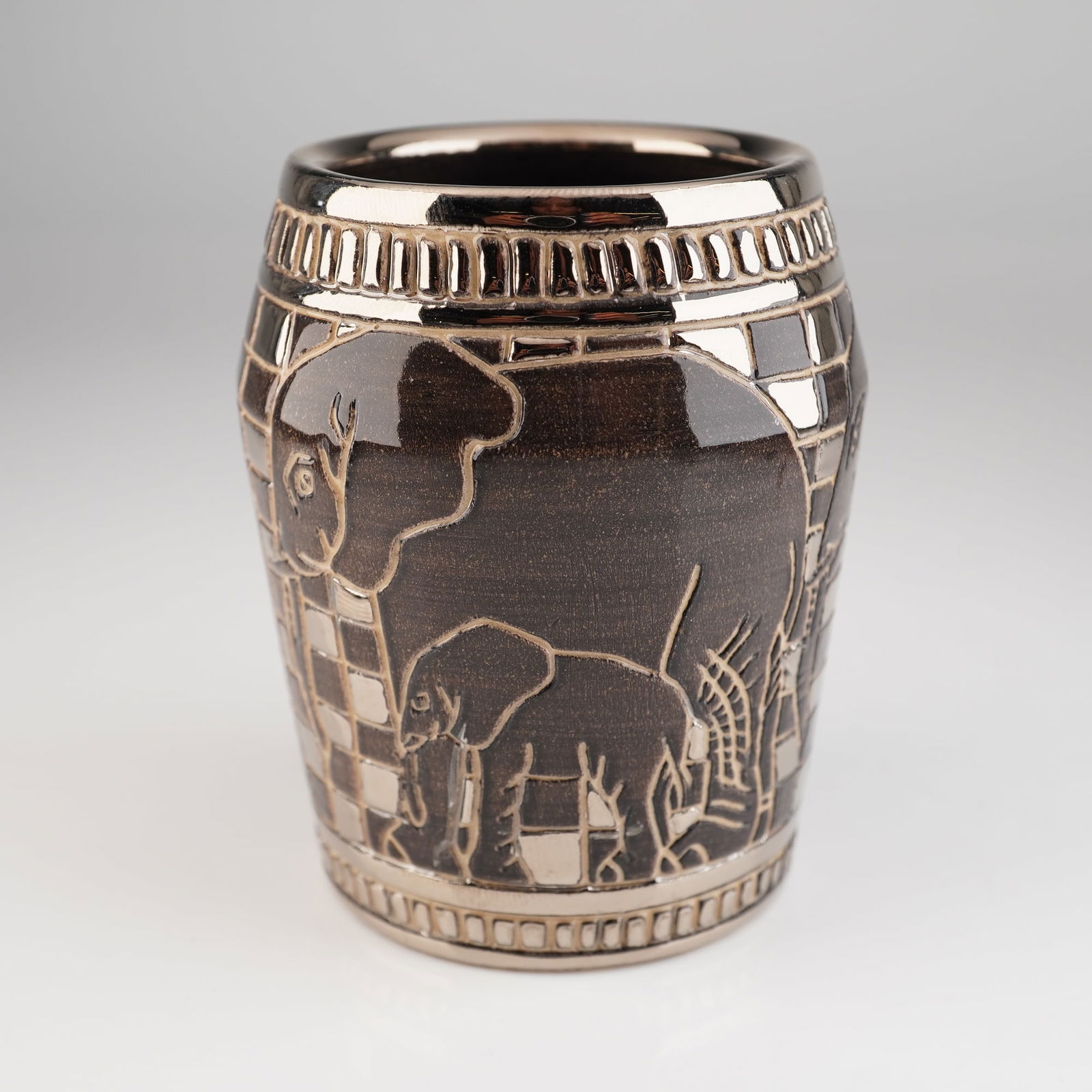 Dennis Chinaworks Ceramic Bud Vase with Elephant Decoration (1 of 4)