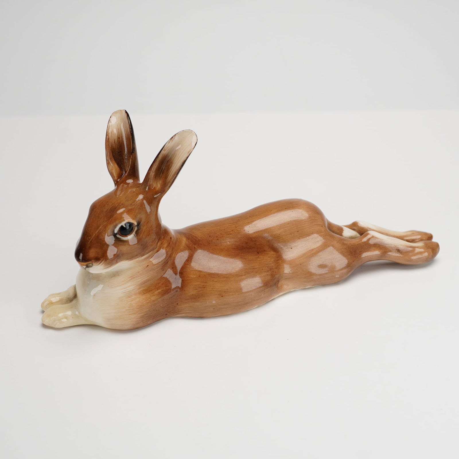 Royal Doulton Figurine, Hare - Lying Legs Stretched HN2593 (1 of 3)