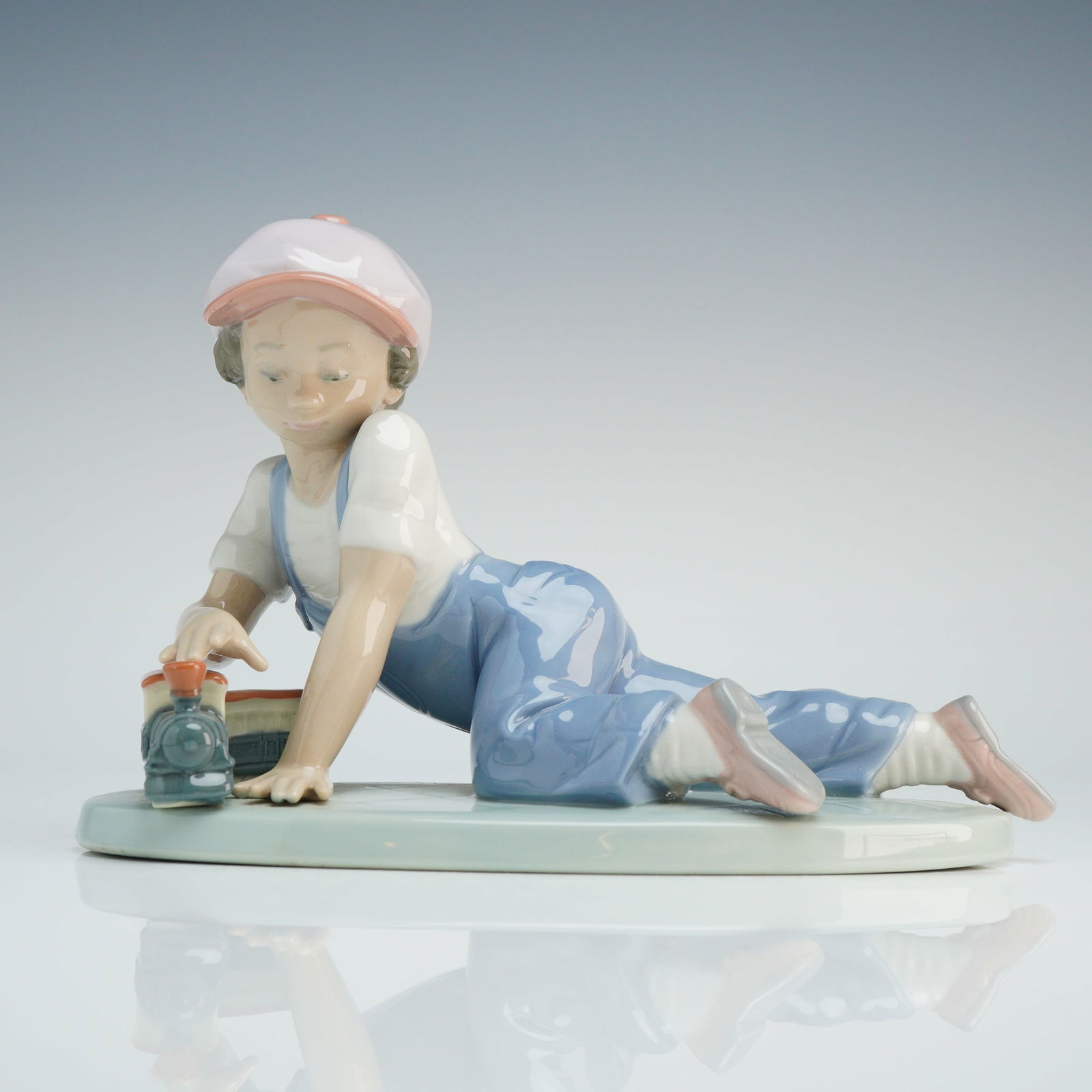 Lladro Porcelain Figurine, All Aboard 01007619 (1 of 5)